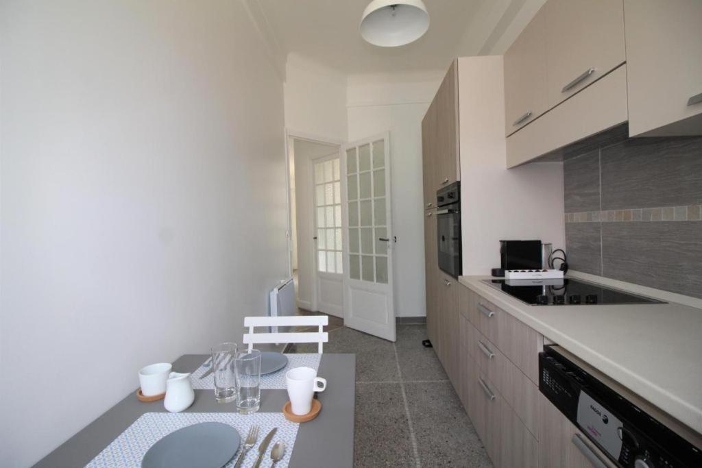 Nice Renting - NOTRE DAME - Cosy Loft Perfect View on the roofs photo 3