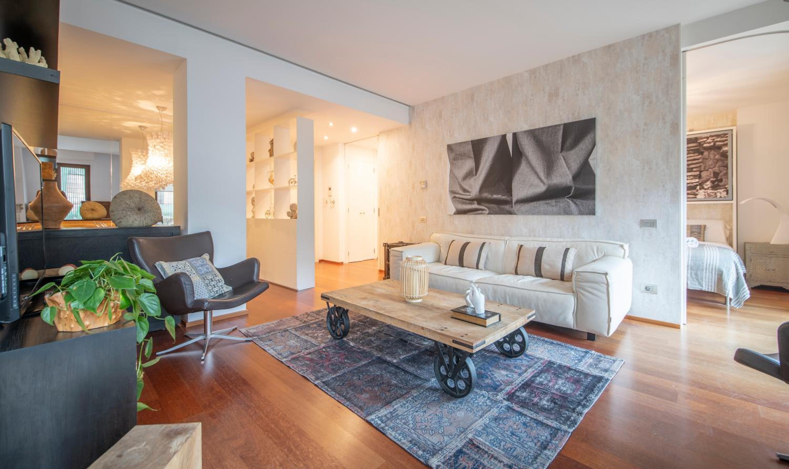 You Stylish City Center Apartments