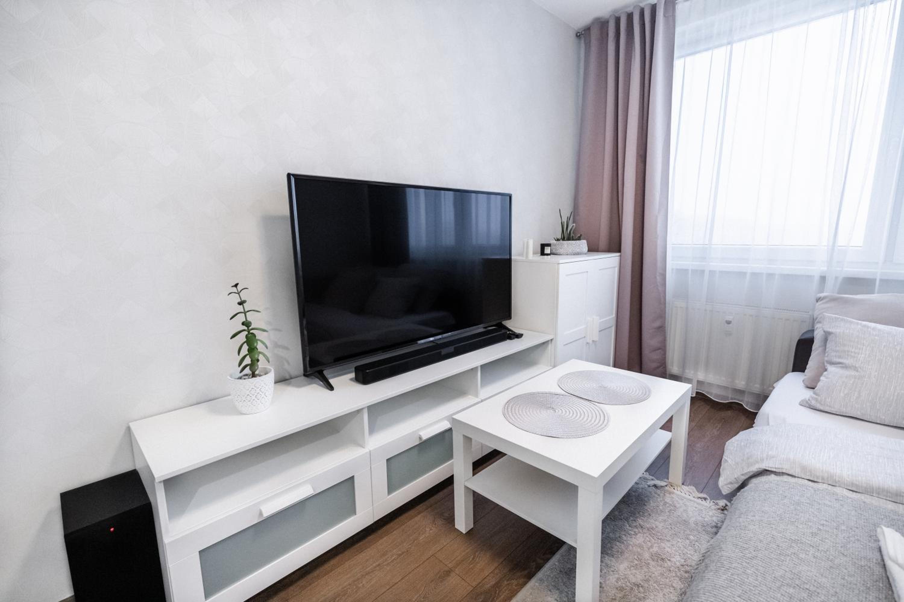Peaceful apartment next to the park