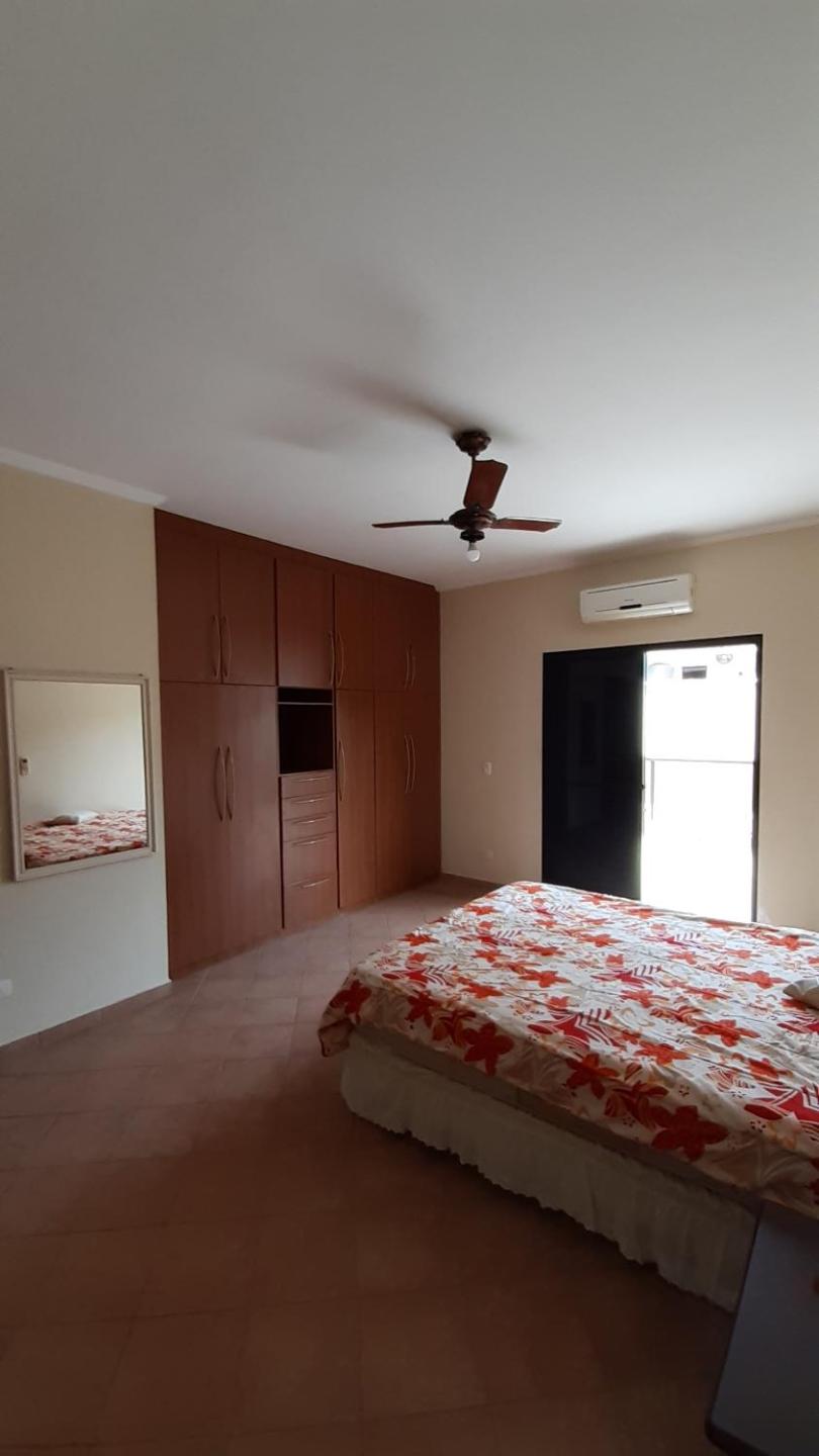 Casa na enseada 3 súite 50m praia