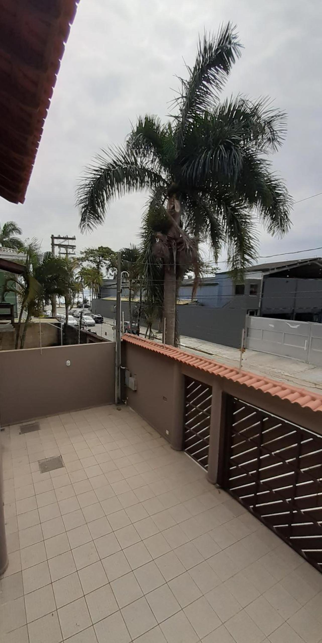 Casa na enseada 3 súite 50m praia