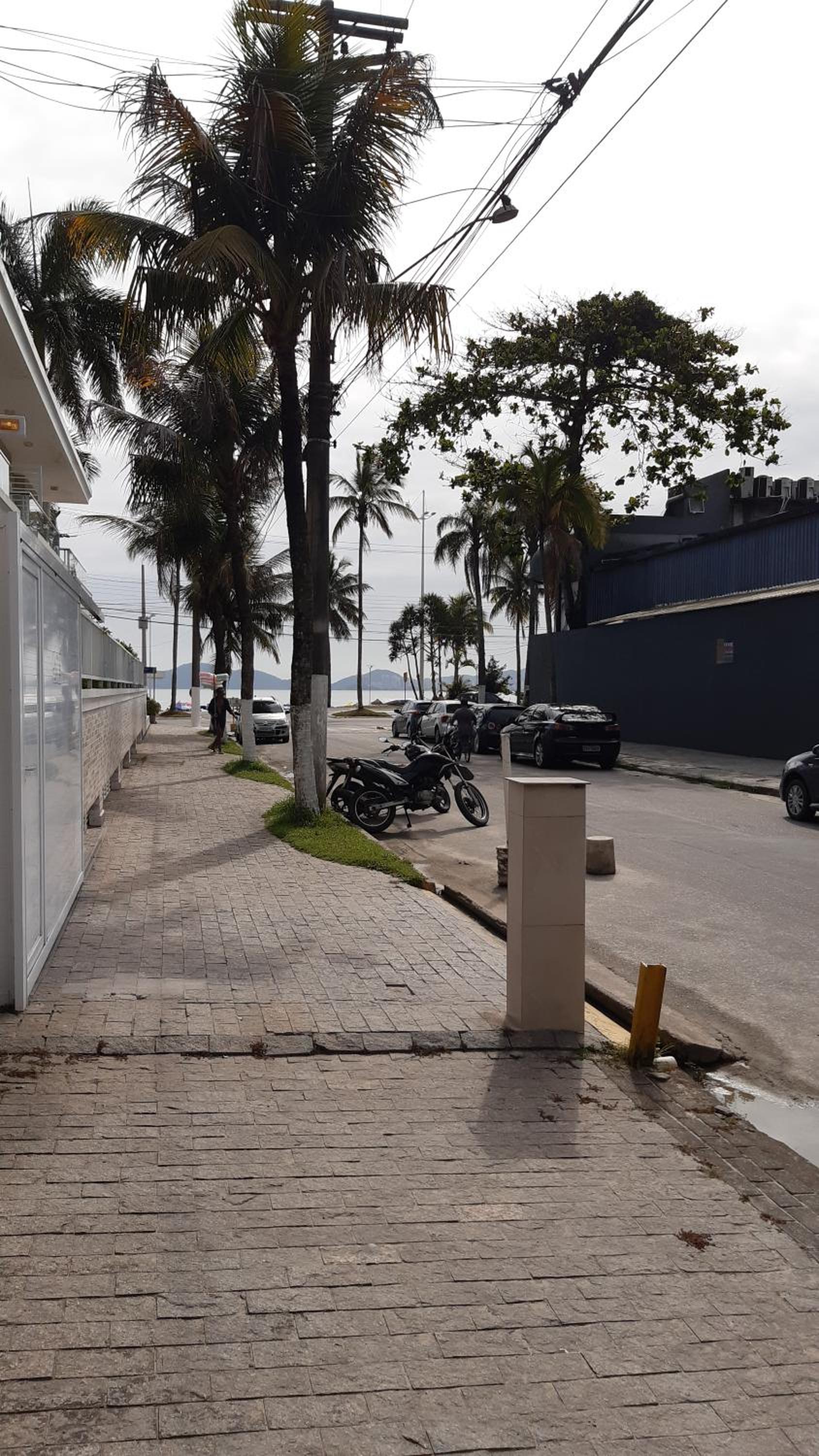 Casa na enseada 3 súite 50m praia