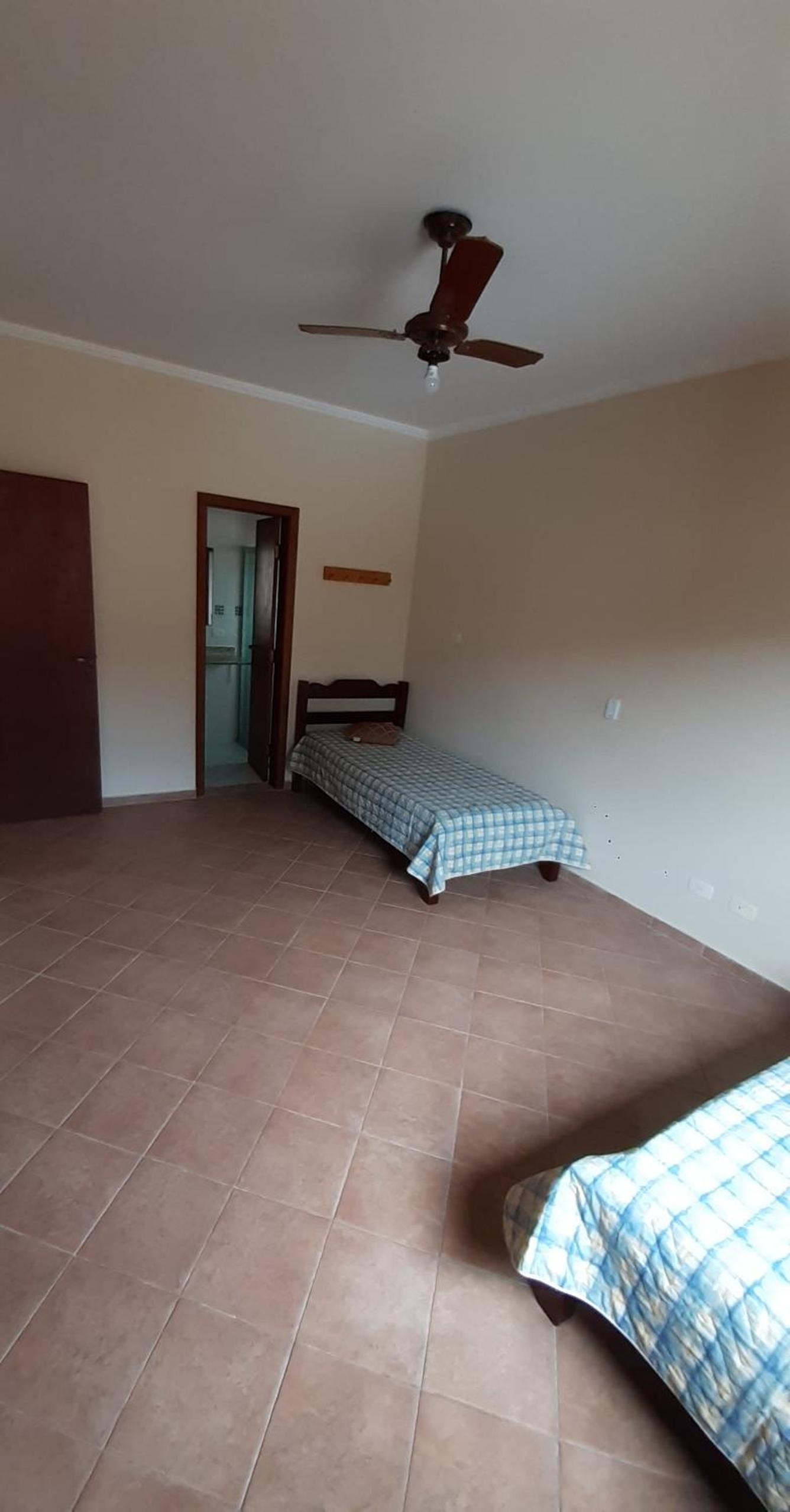 Casa na enseada 3 súite 50m praia