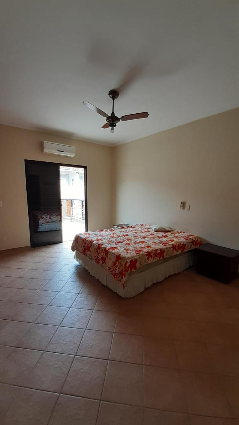Casa na enseada 3 súite 50m praia
