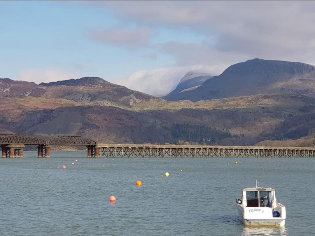 Barmouth Lyons Sunnysands 48 view 3
