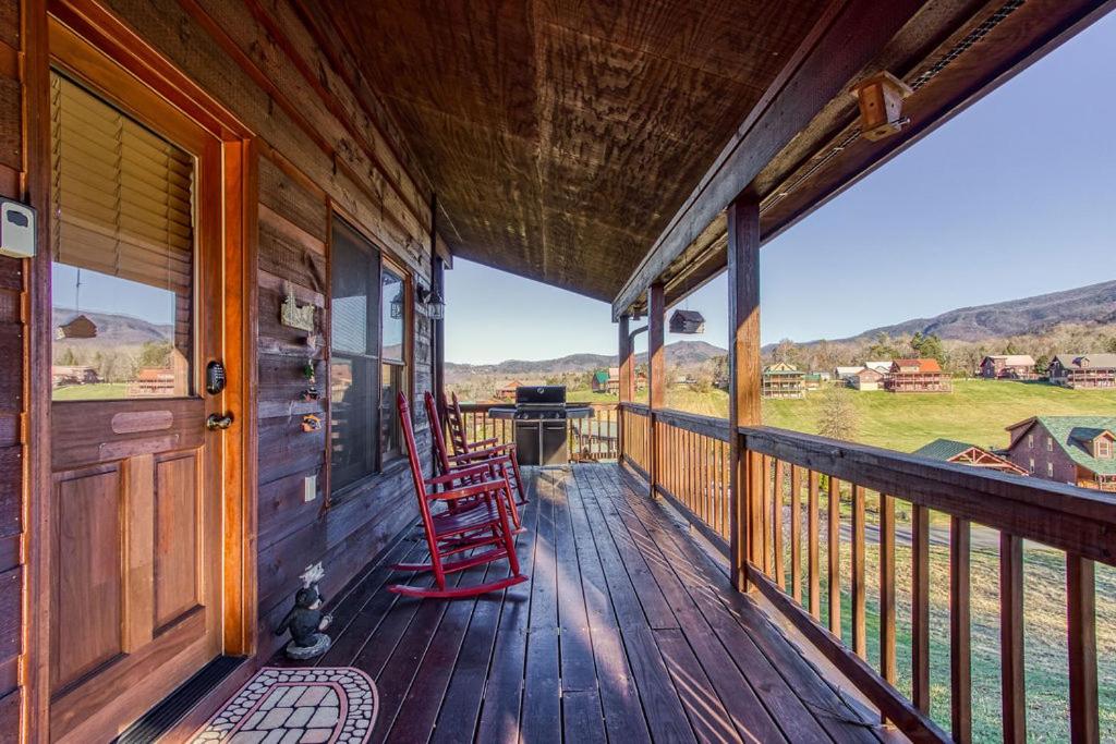 Wear We Belong, Mtn Views, Hot Tub, Pool Table, 560 FREE tickets each paid day view 3