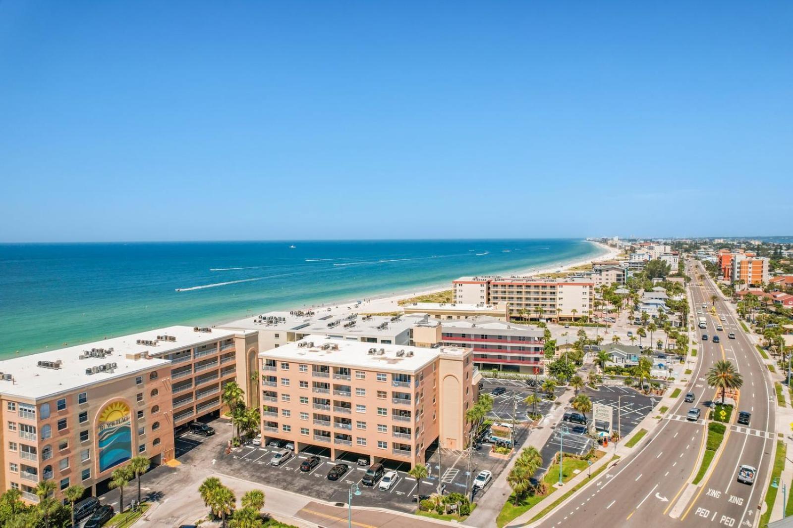 Direct Beachfront Luxury 3b 2b - Beach Place #106 view 5