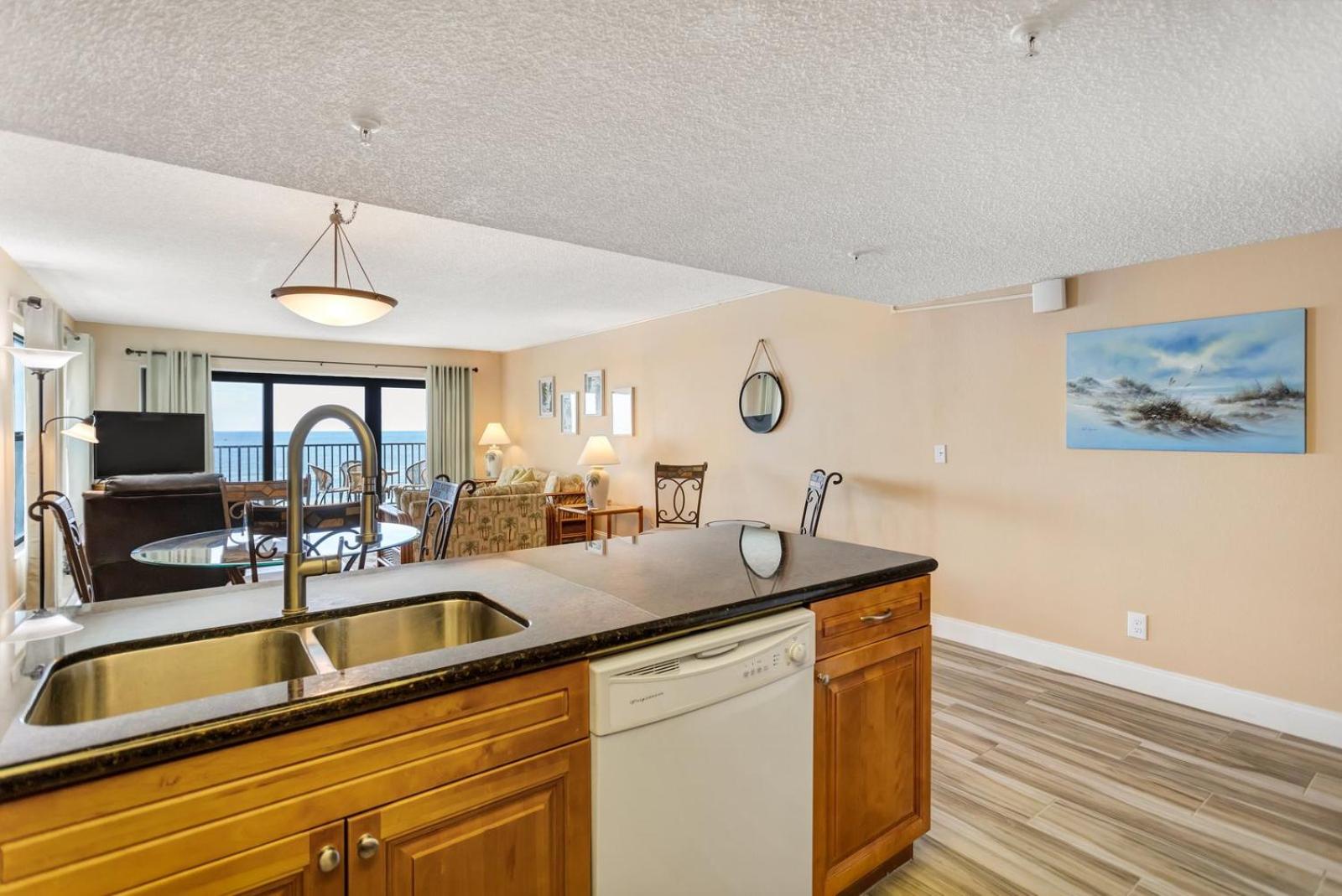 Direct Beachfront 1b 1b Corner - Sandy Shores #301