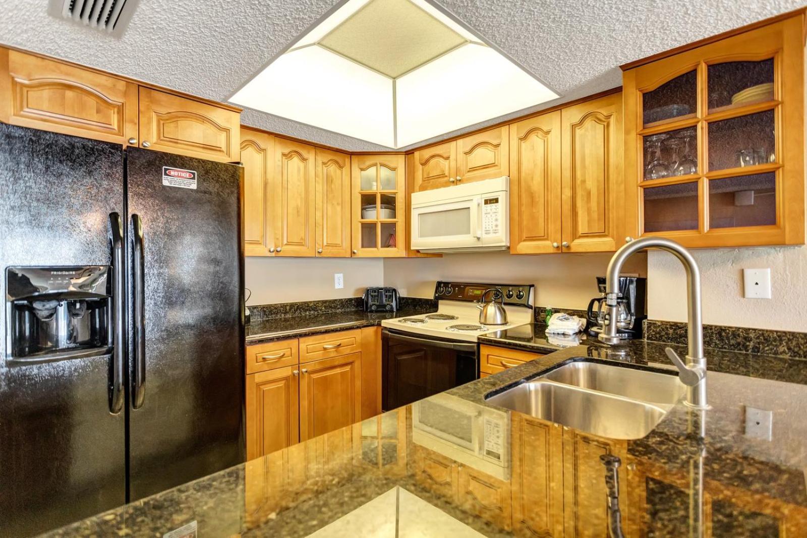 Direct Beachfront 1b 1b Corner - Sandy Shores #301