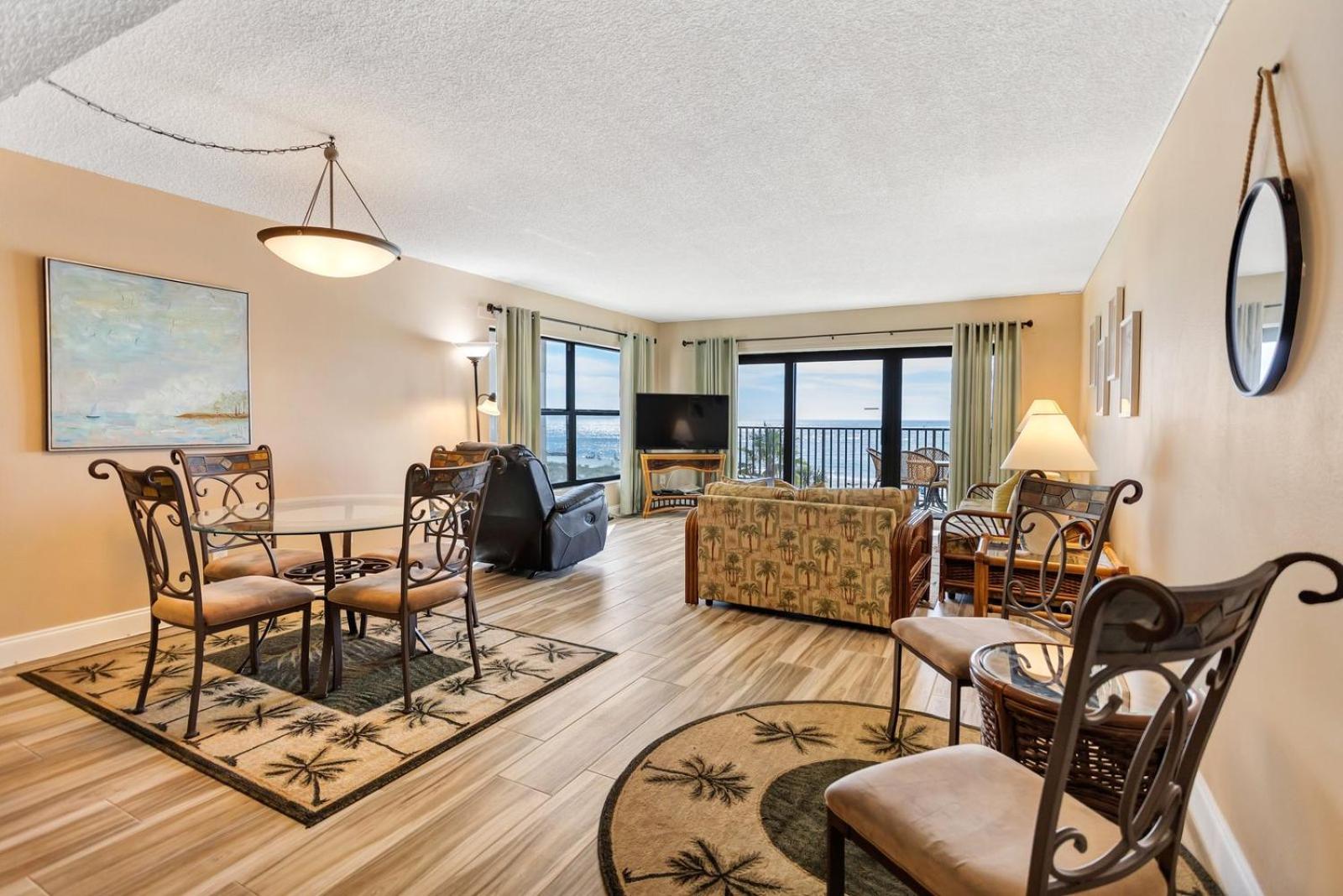 Direct Beachfront 1b 1b Corner - Sandy Shores #301