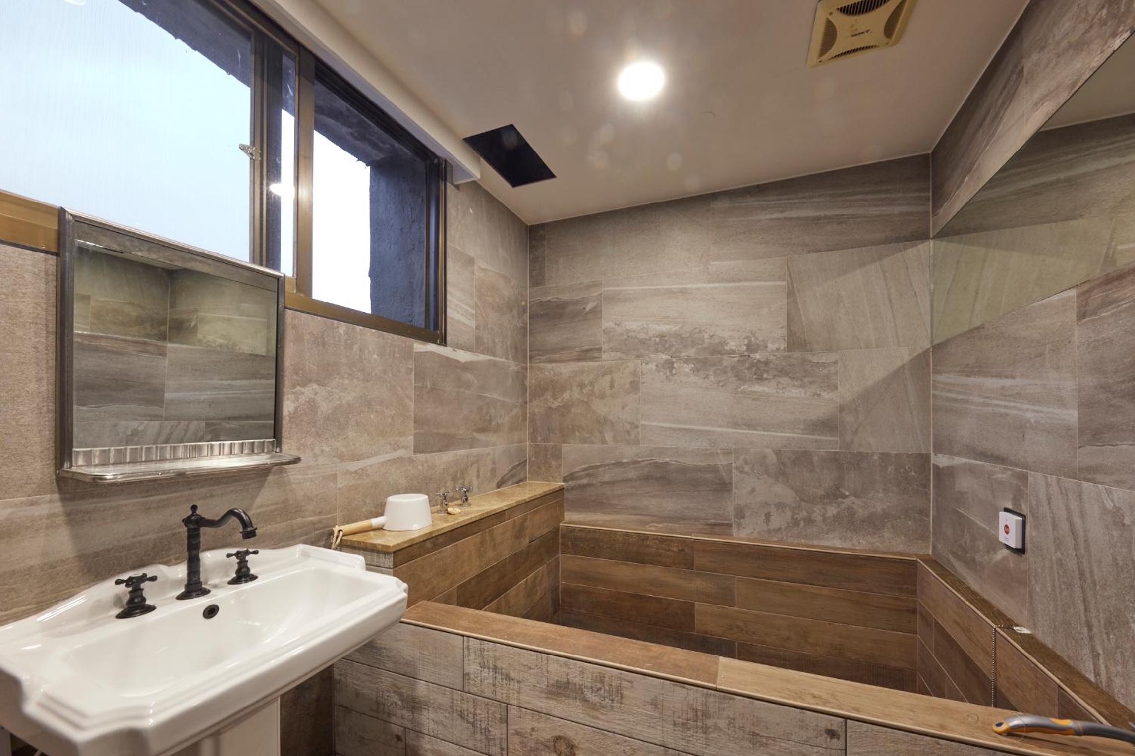 Kyokusui Hotspring Hotel