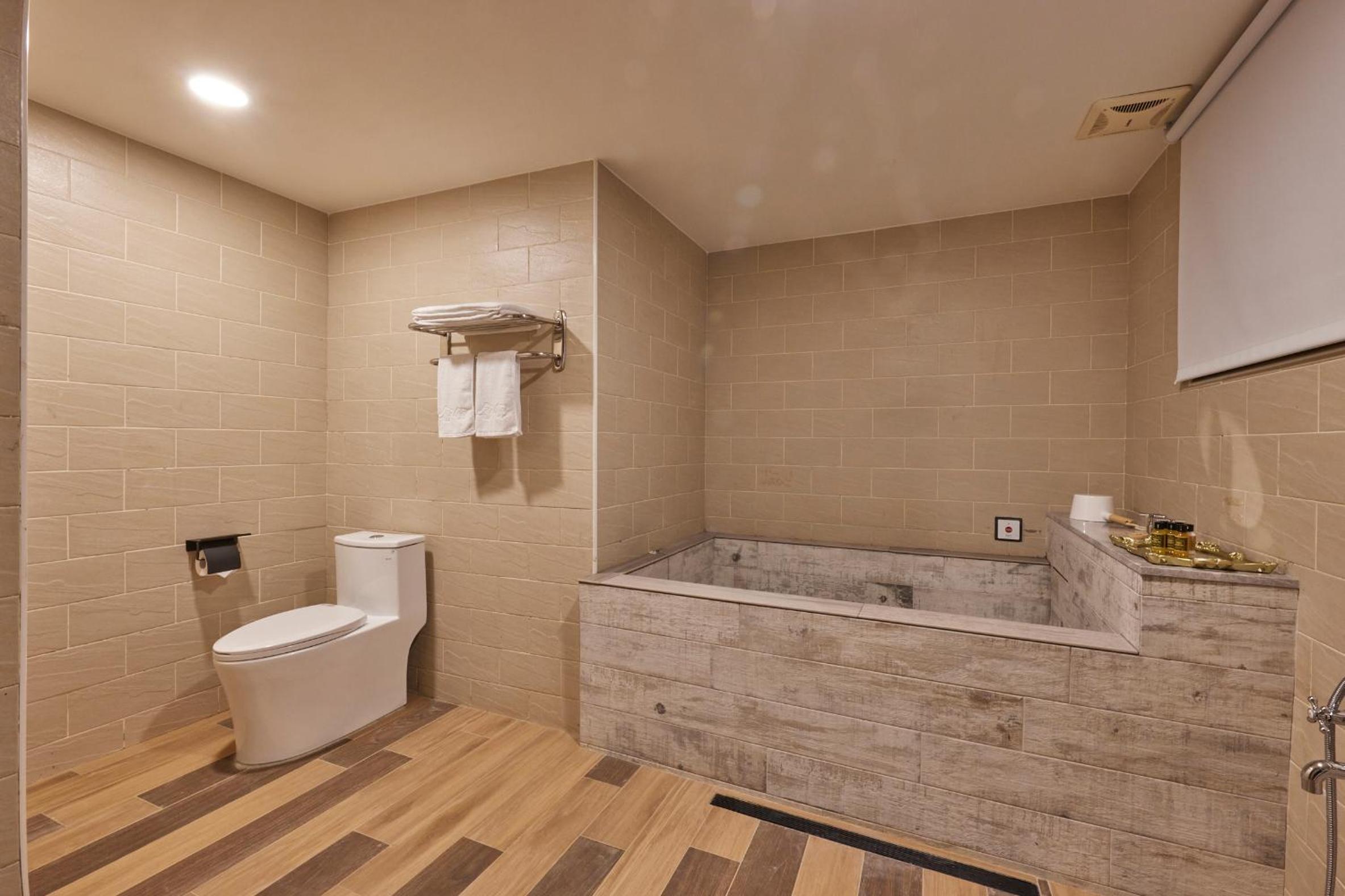 Kyokusui Hotspring Hotel