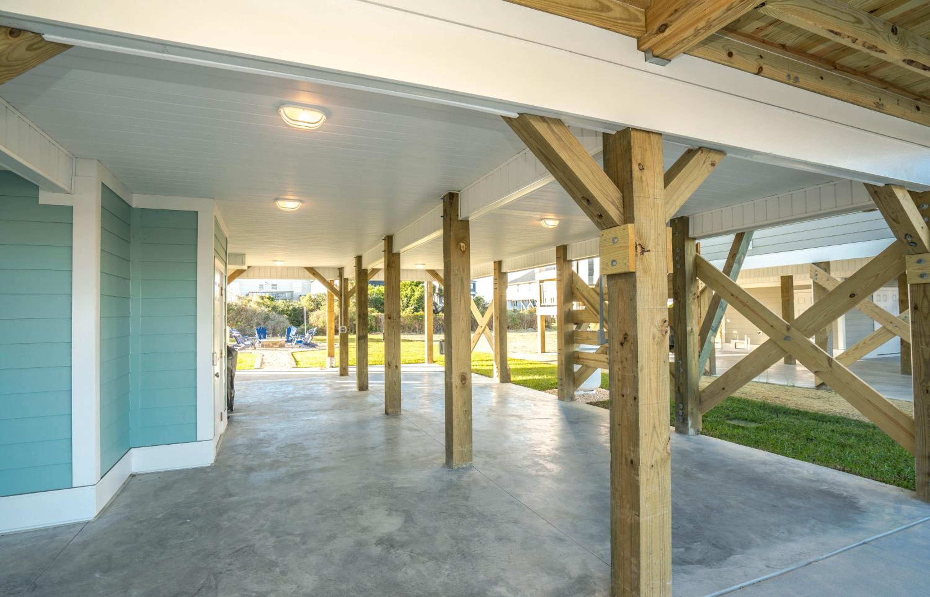 Enjoy The Coastal Breeze In This Pet Friendly Home. Sandy Paws view 2
