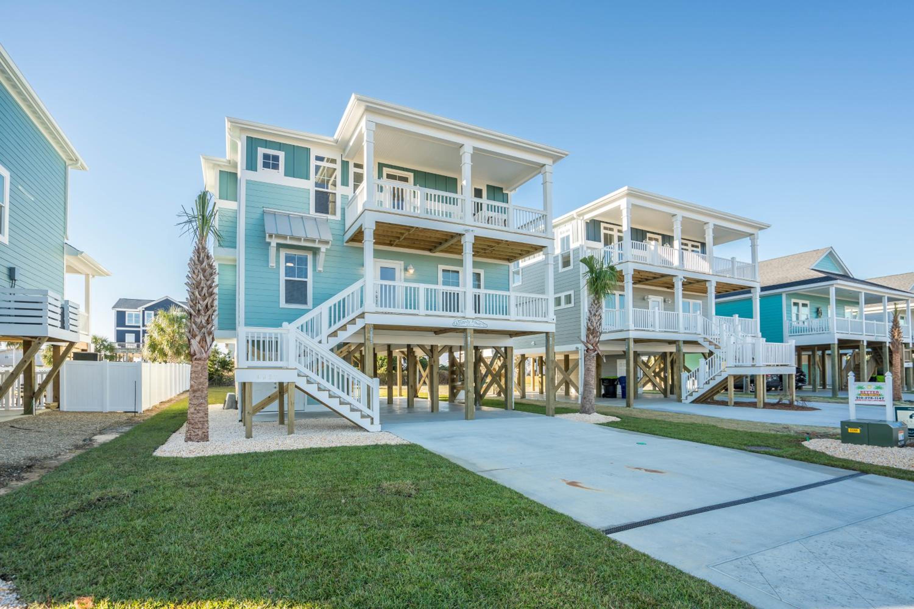 Enjoy The Coastal Breeze In This Pet Friendly Home. Sandy Paws view 3
