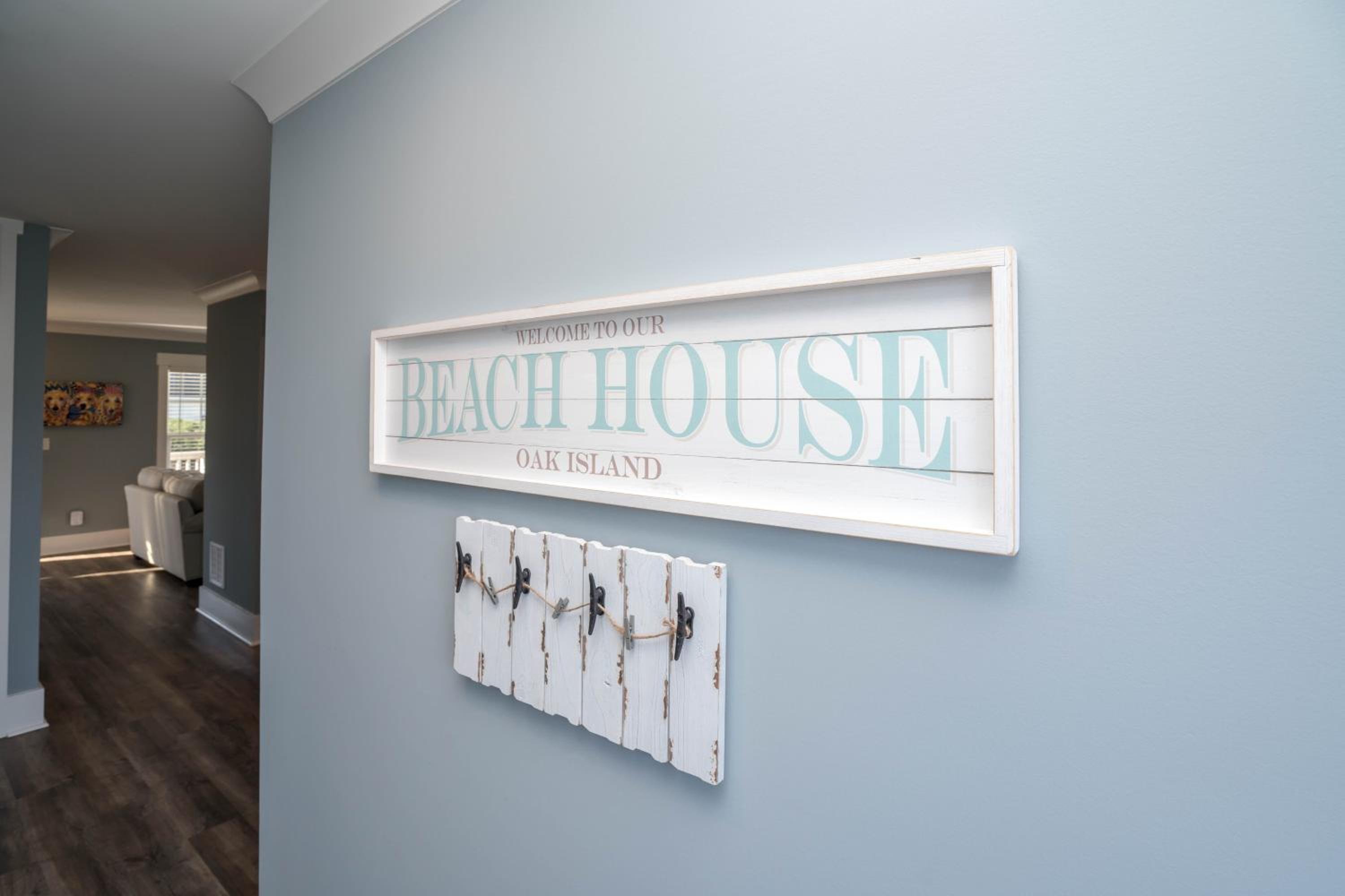 Enjoy The Coastal Breeze In This Pet Friendly Home. Sandy Paws view 4