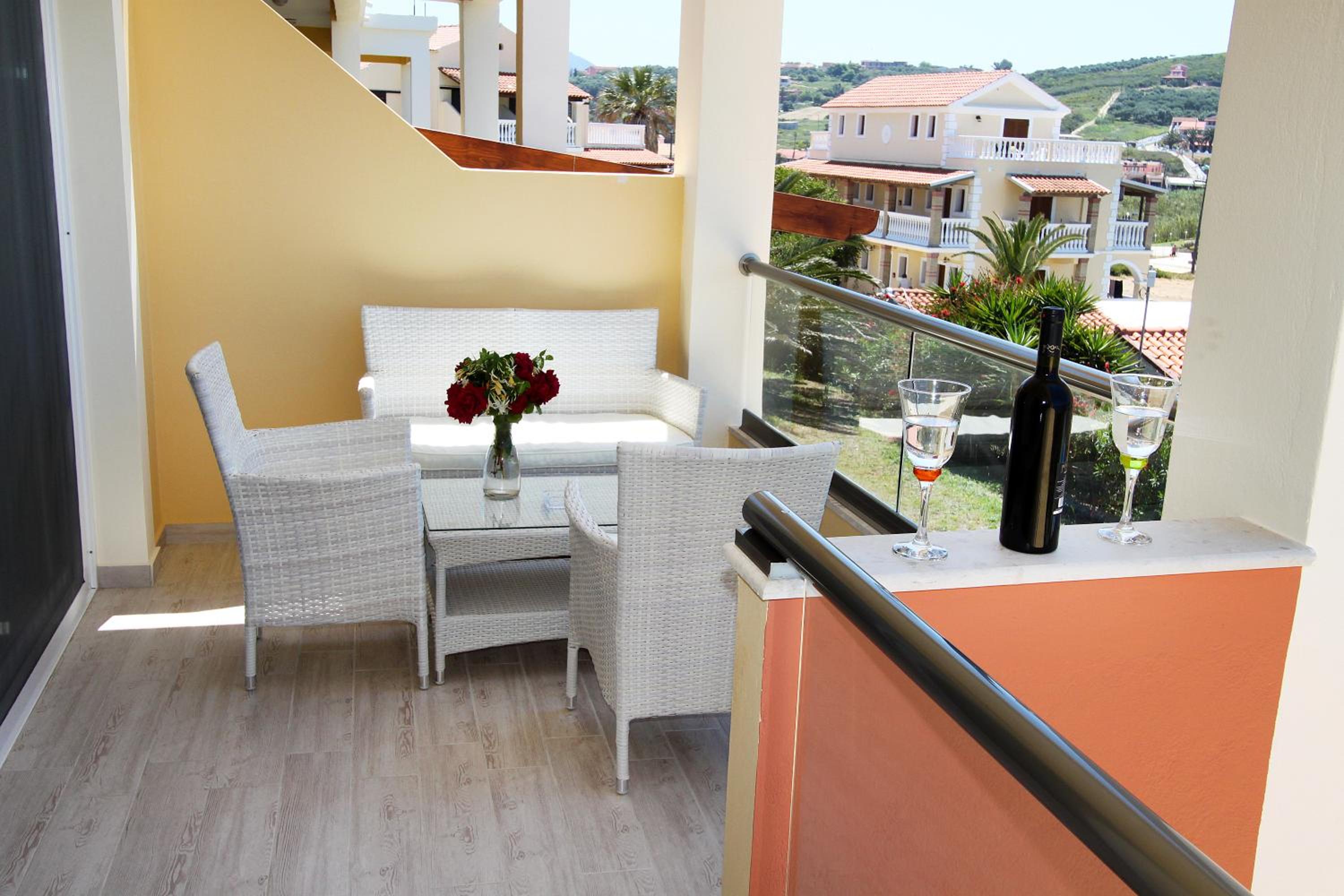 Paralia Luxury Suites