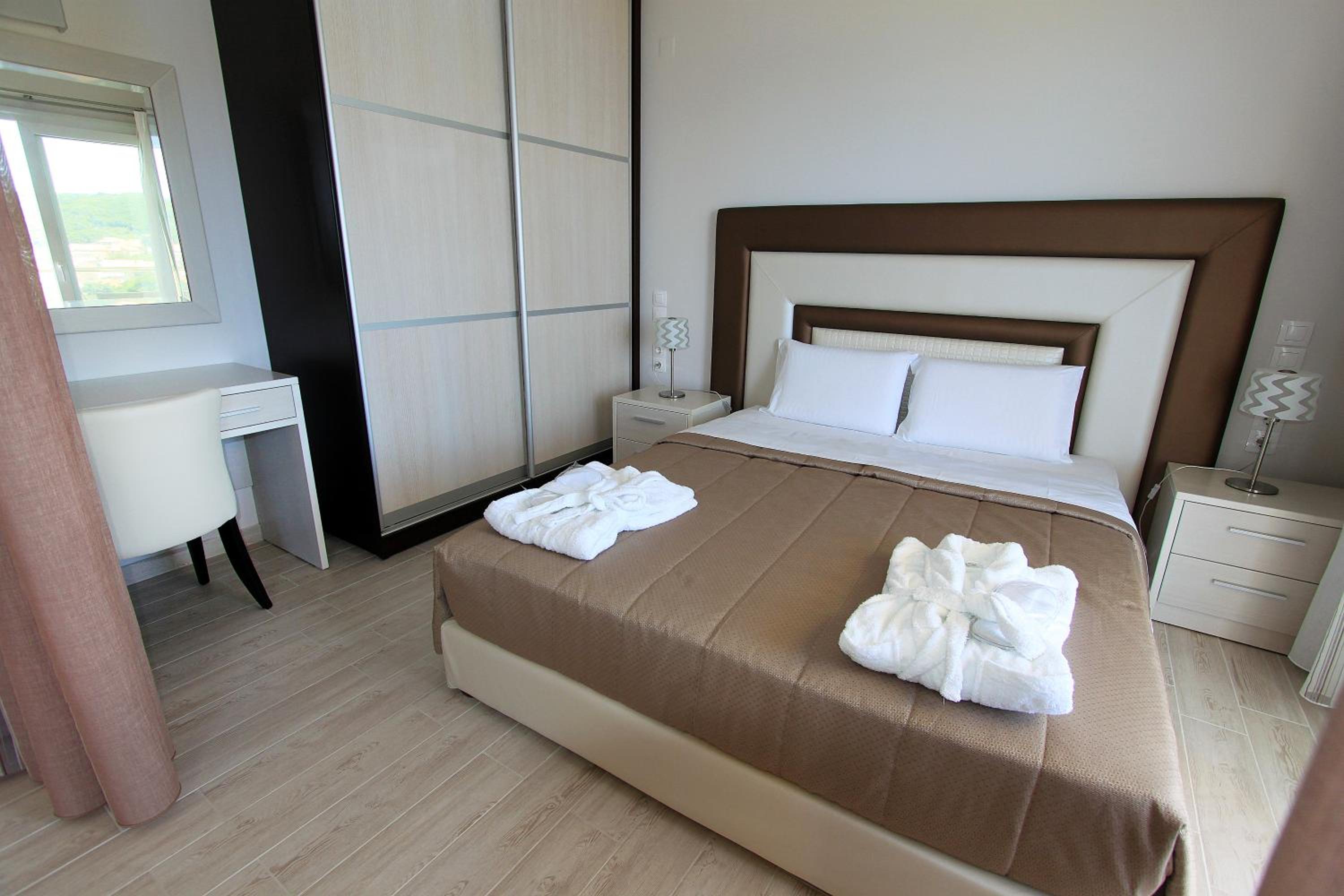 Paralia Luxury Suites