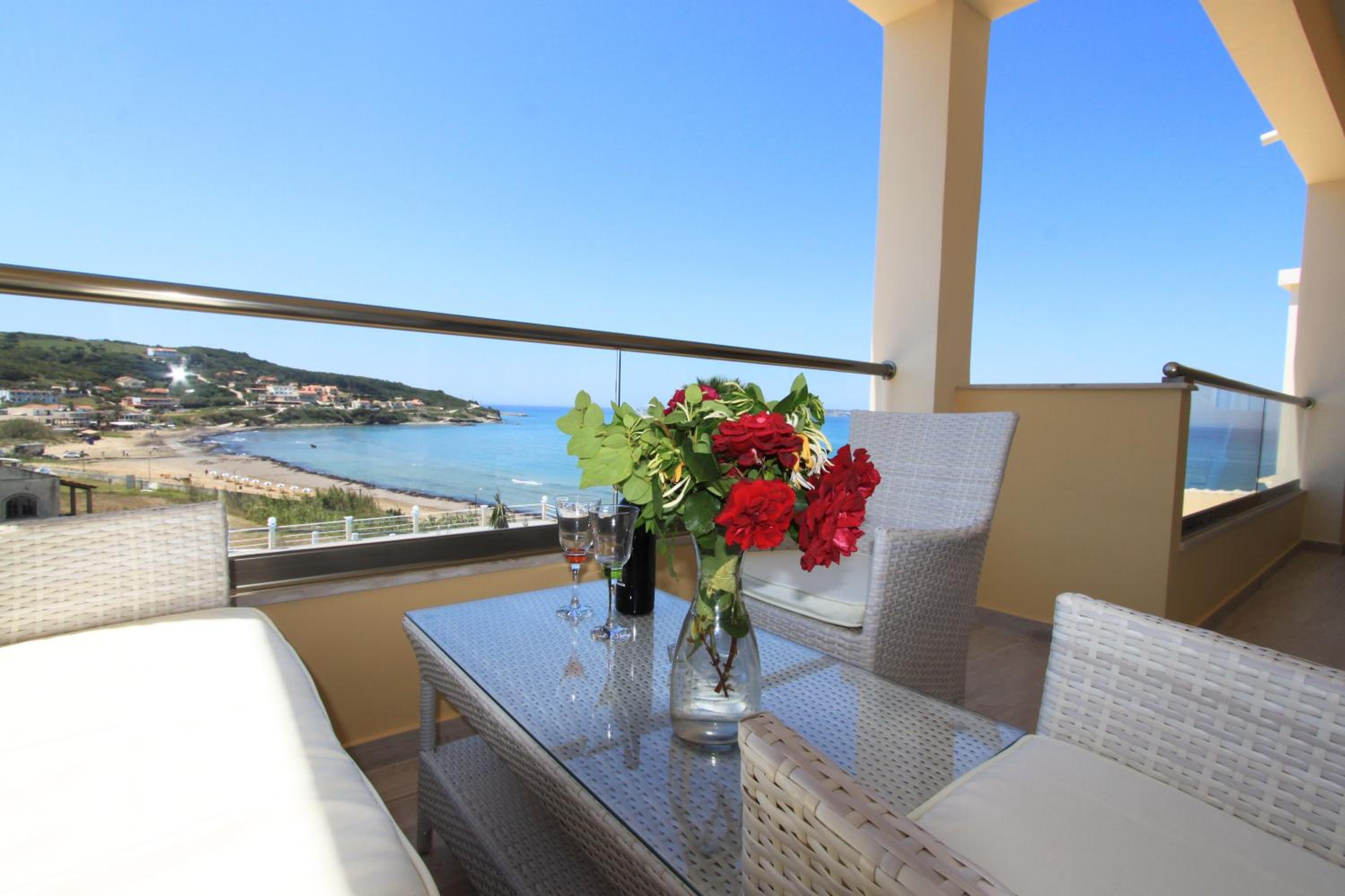 Paralia Luxury Suites