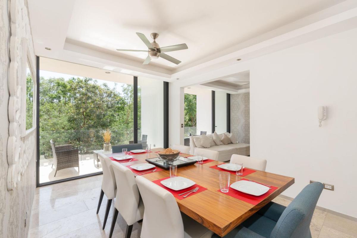 Unique Chic 2 units in 1 Ocean View Rooftop Pool Near The Beach and 5th Avenue view 2