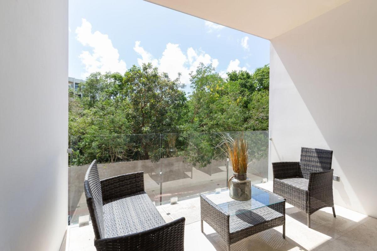 Unique Chic 2 units in 1 Ocean View Rooftop Pool Near The Beach and 5th Avenue view 4