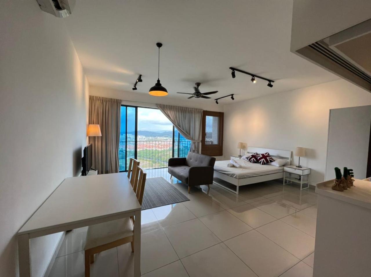 Francesco Suite - Trefoil Setia Alam-Near Setia City Mall & Setia Convention Centre photo 4