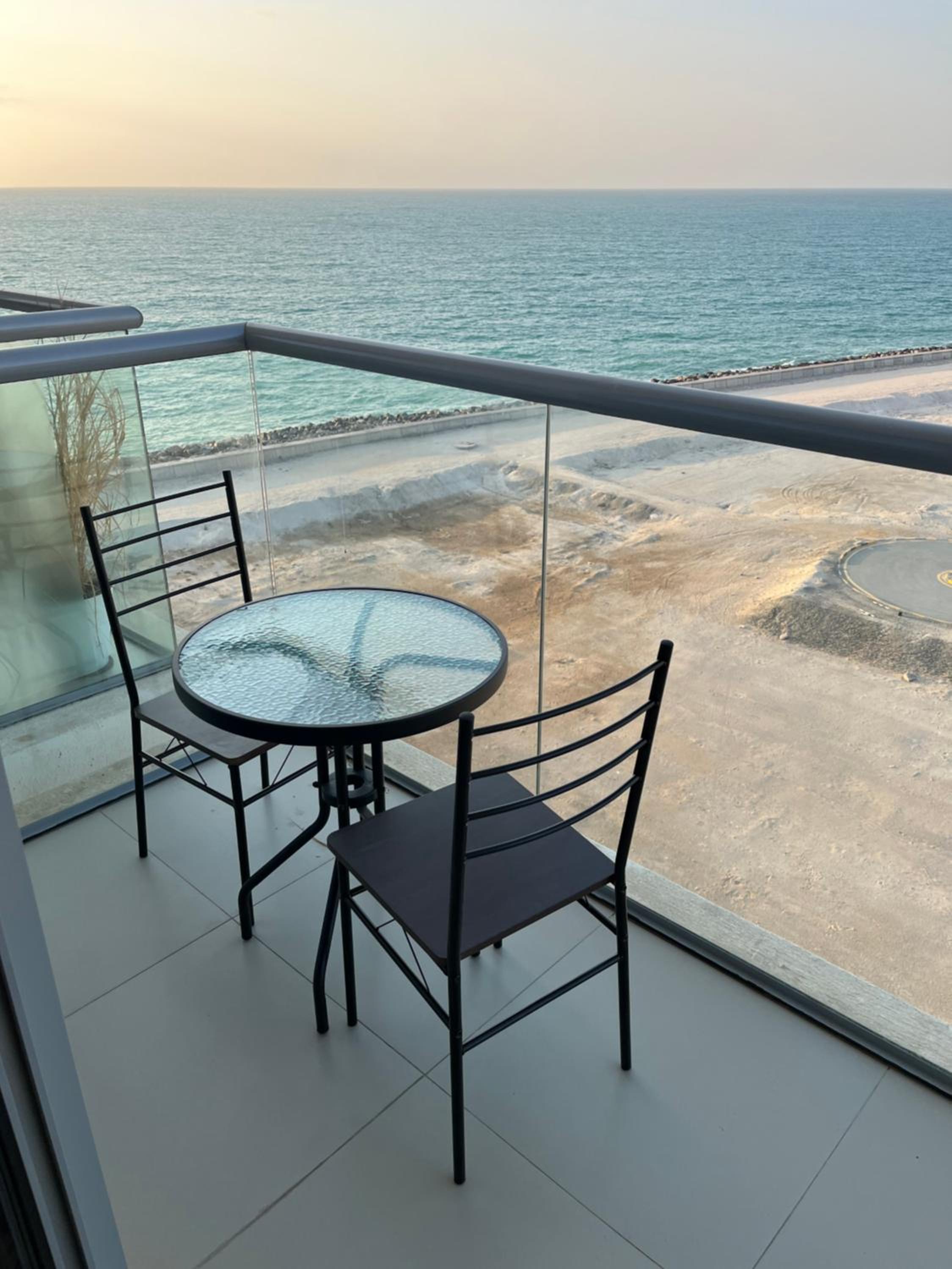 Incredible Ocean View Studio Aprtment in Al Marjan Island