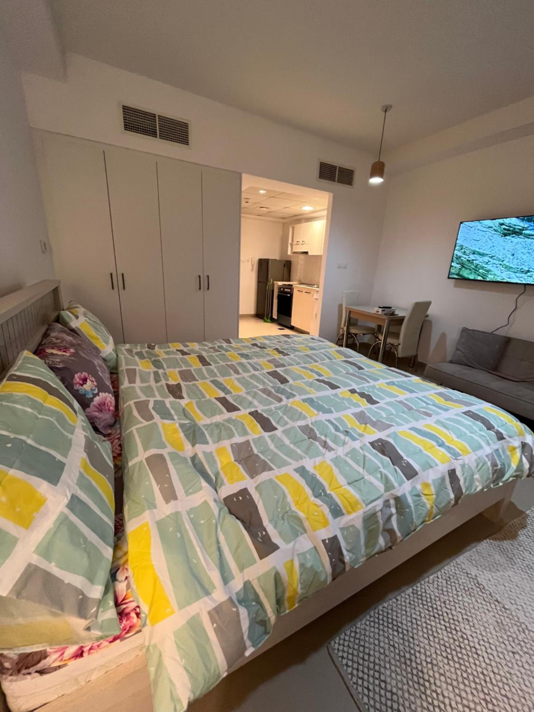 Incredible Ocean View Studio Aprtment in Al Marjan Island