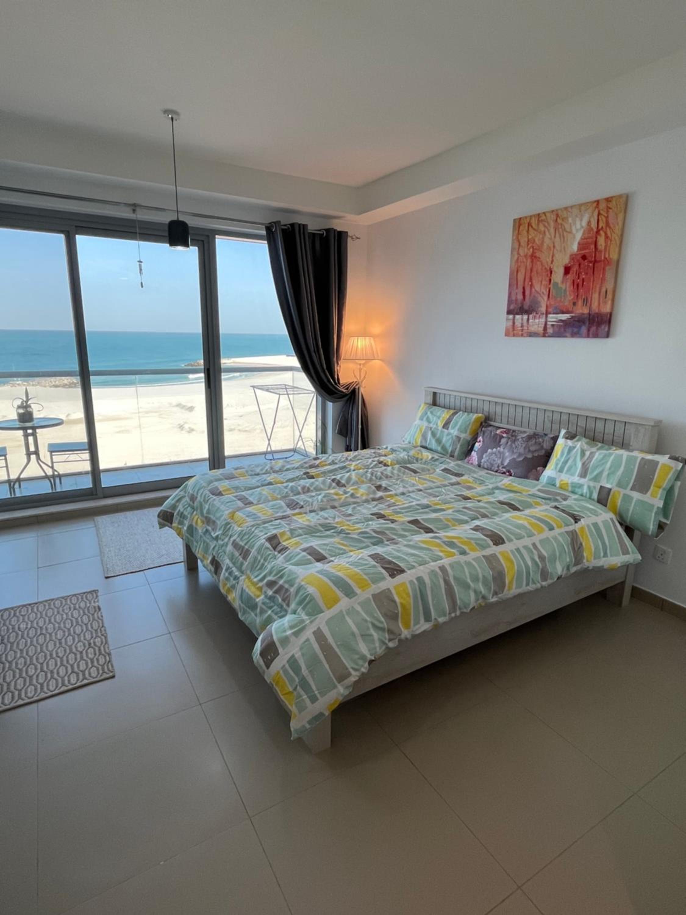 Incredible Ocean View Studio Aprtment in Al Marjan Island