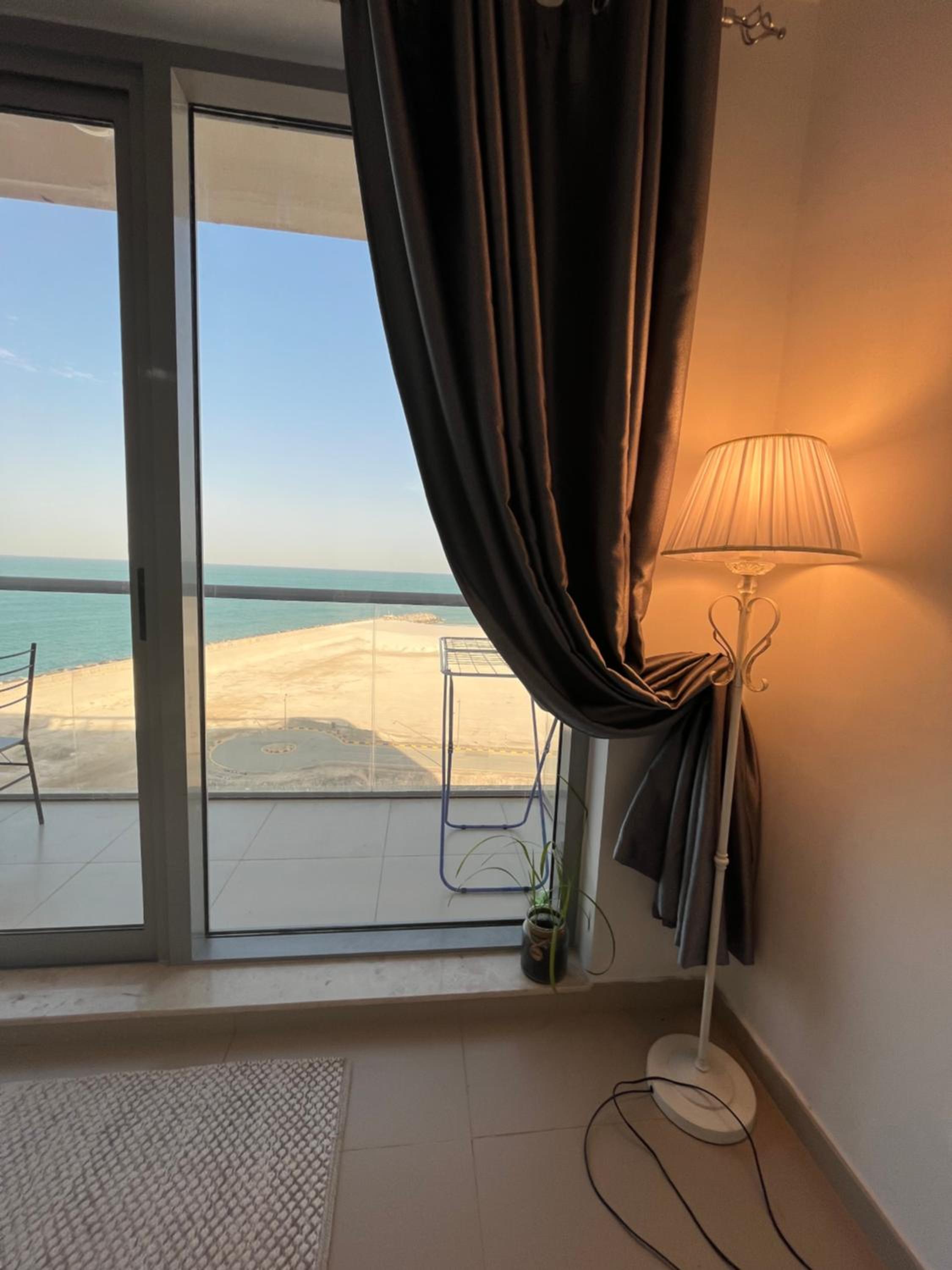 Incredible Ocean View Studio Aprtment in Al Marjan Island