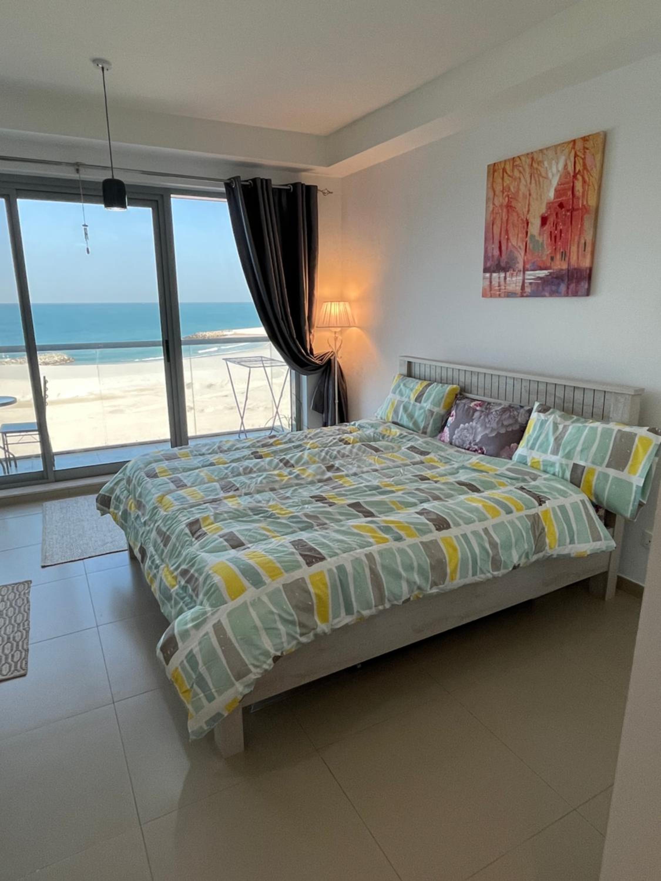 Incredible Ocean View Studio Aprtment in Al Marjan Island
