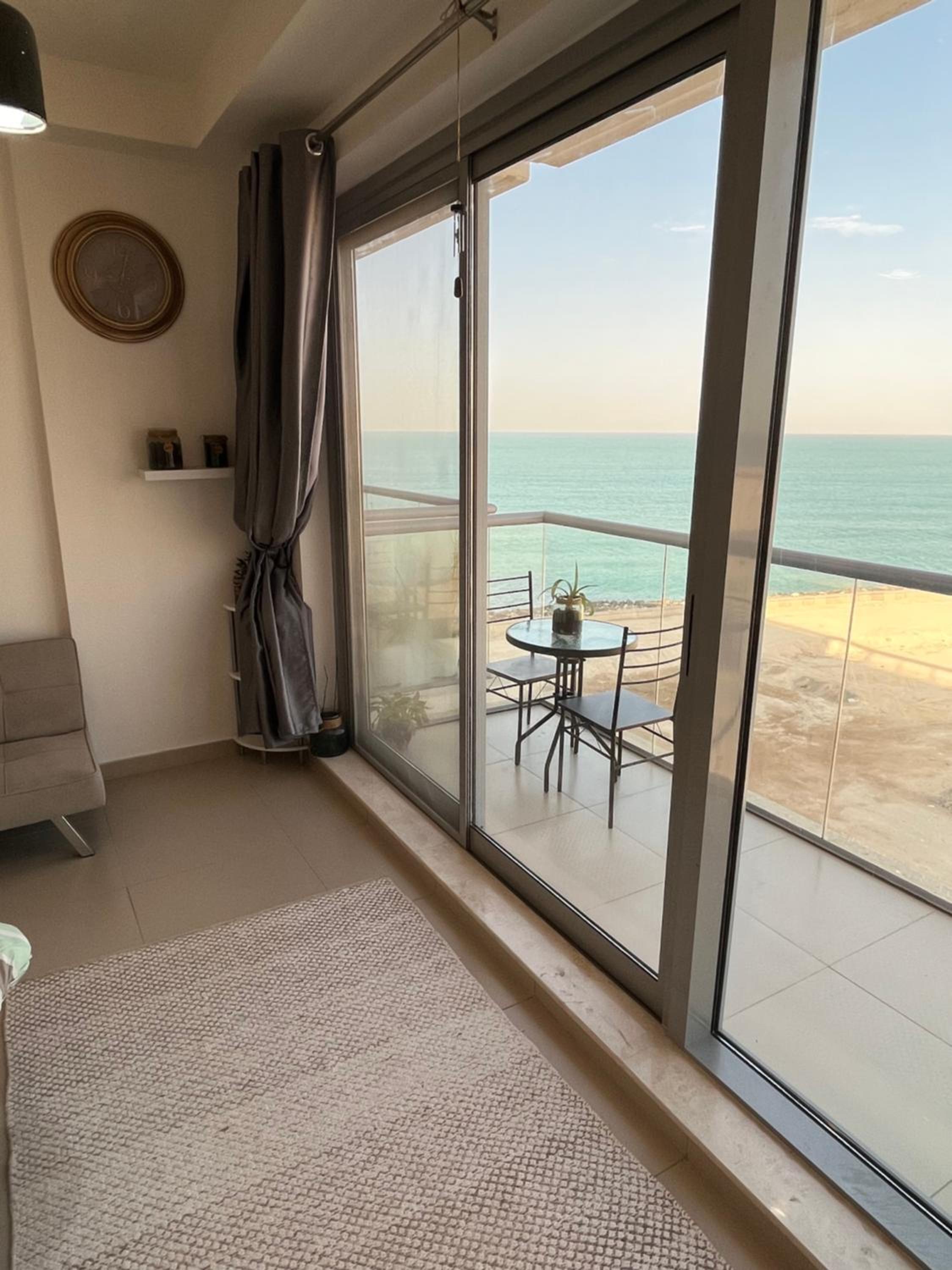 Incredible Ocean View Studio Aprtment in Al Marjan Island