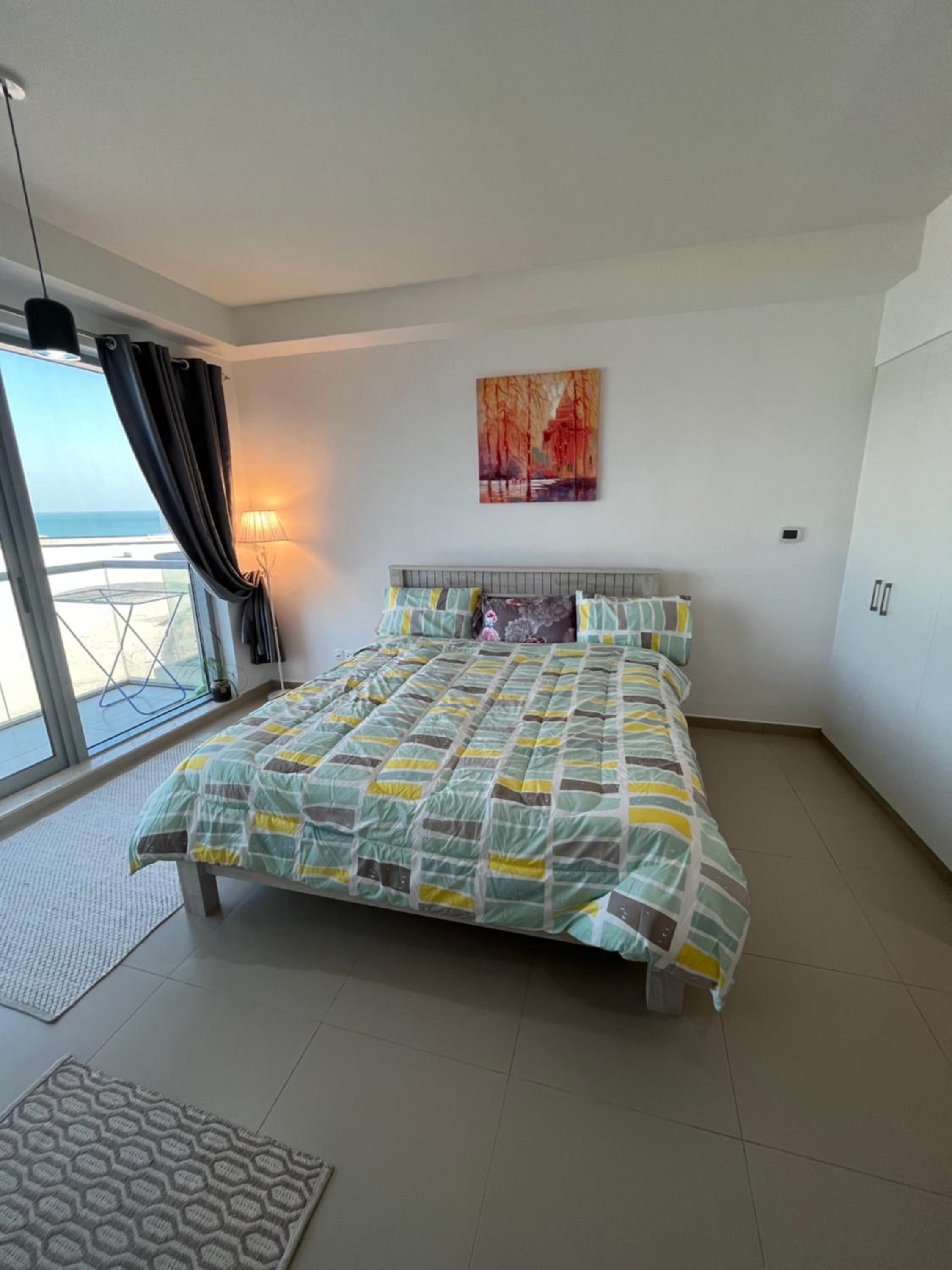 Incredible Ocean View Studio Aprtment in Al Marjan Island