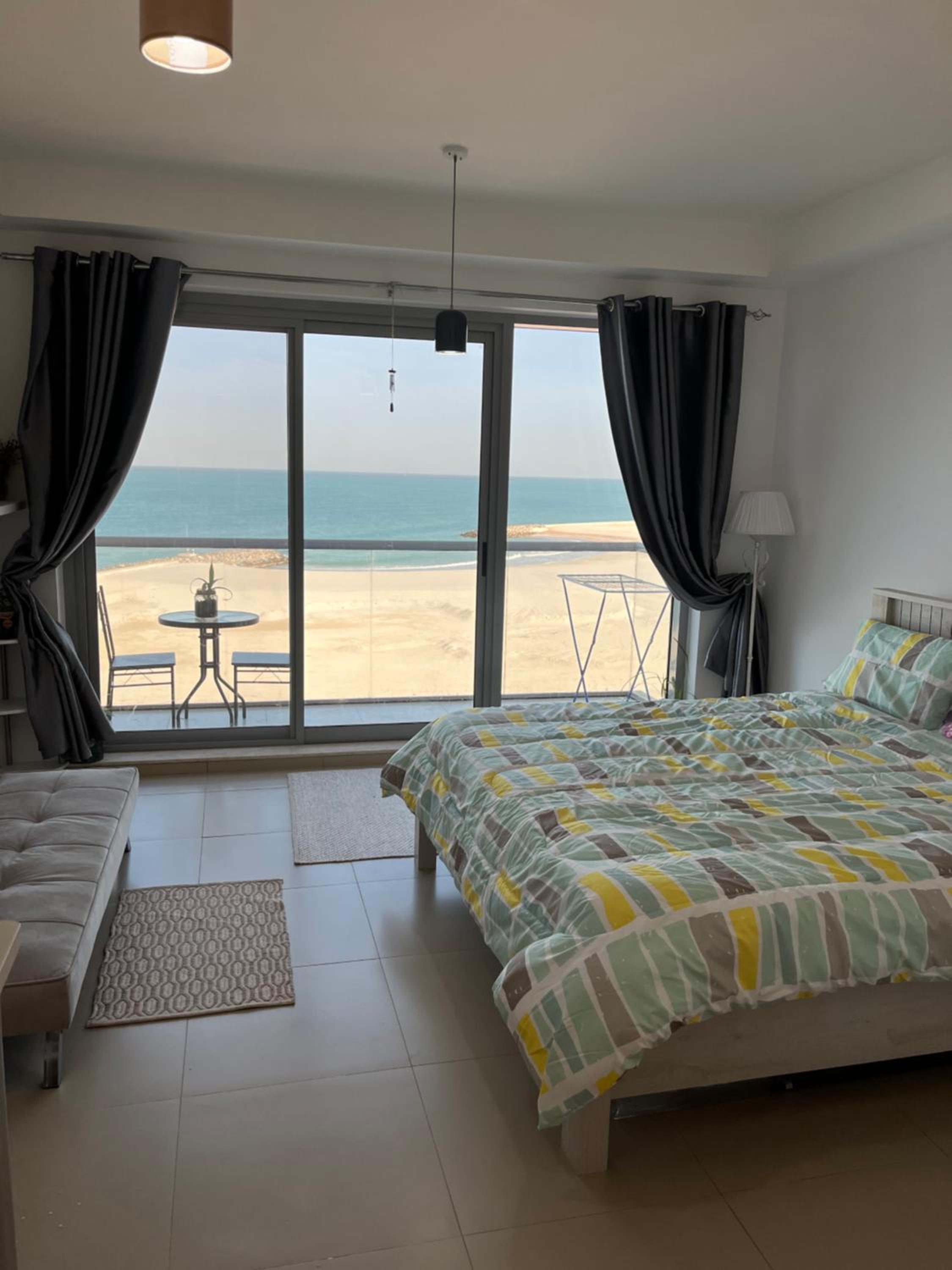 Incredible Ocean View Studio Aprtment in Al Marjan Island
