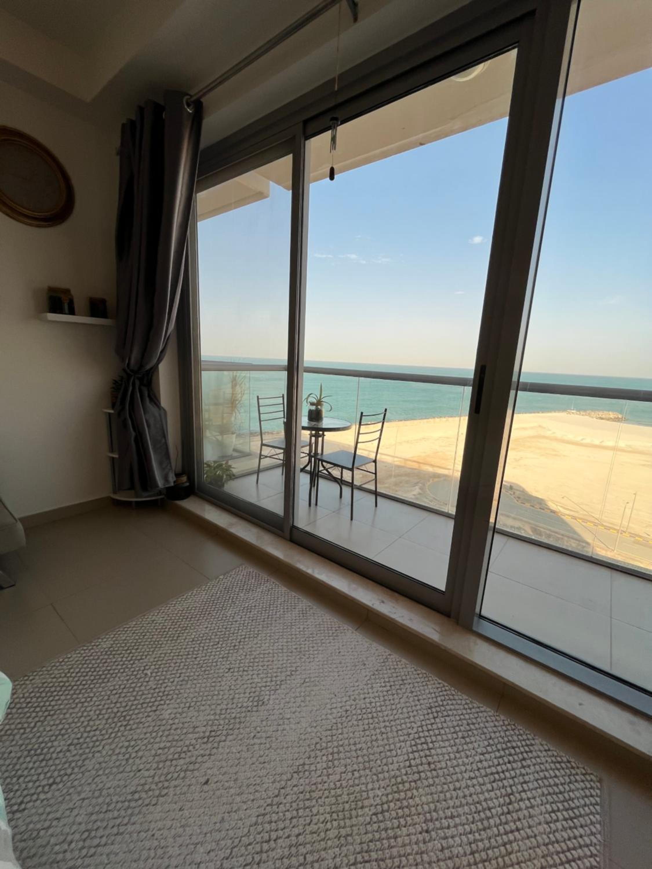 Incredible Ocean View Studio Aprtment in Al Marjan Island