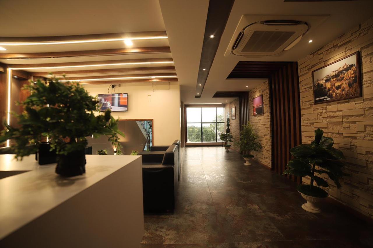 HOTEL CARREFOUR