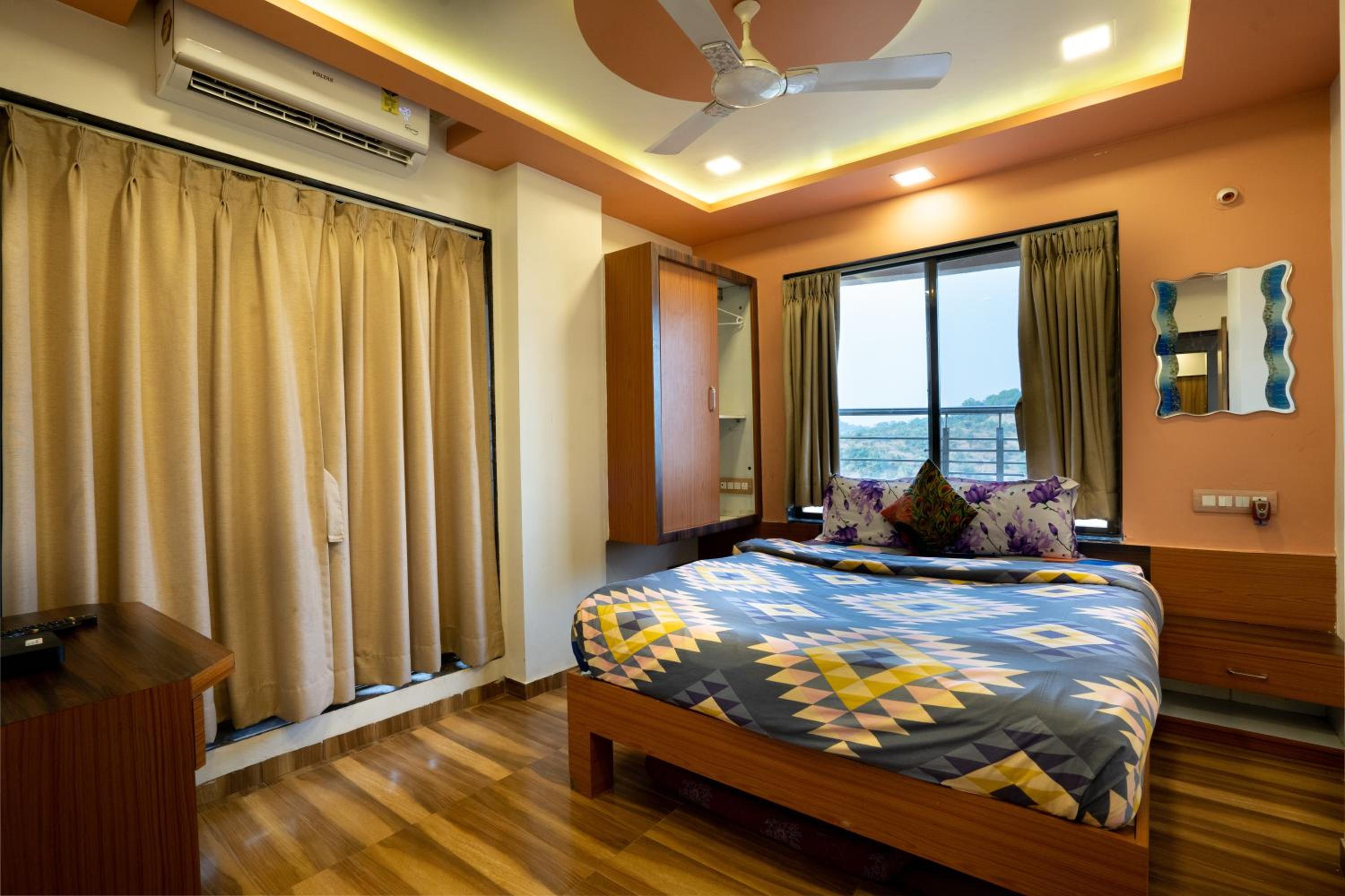 Pooja Villa Suites-Rooms and Pool, Igatpuri view 4