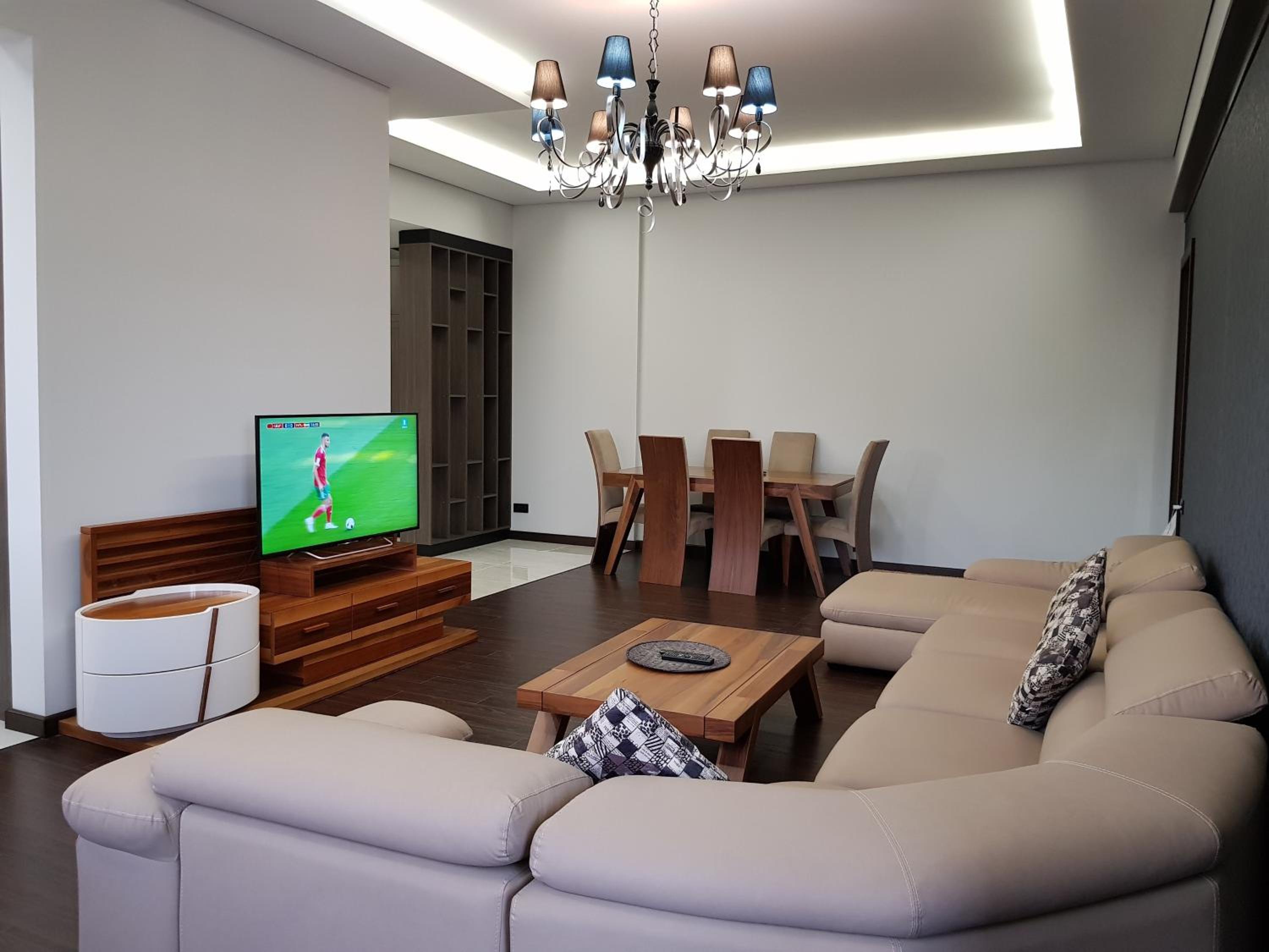 Northern Avenue, 4 bedrooms Grand & Luxe apartment T8