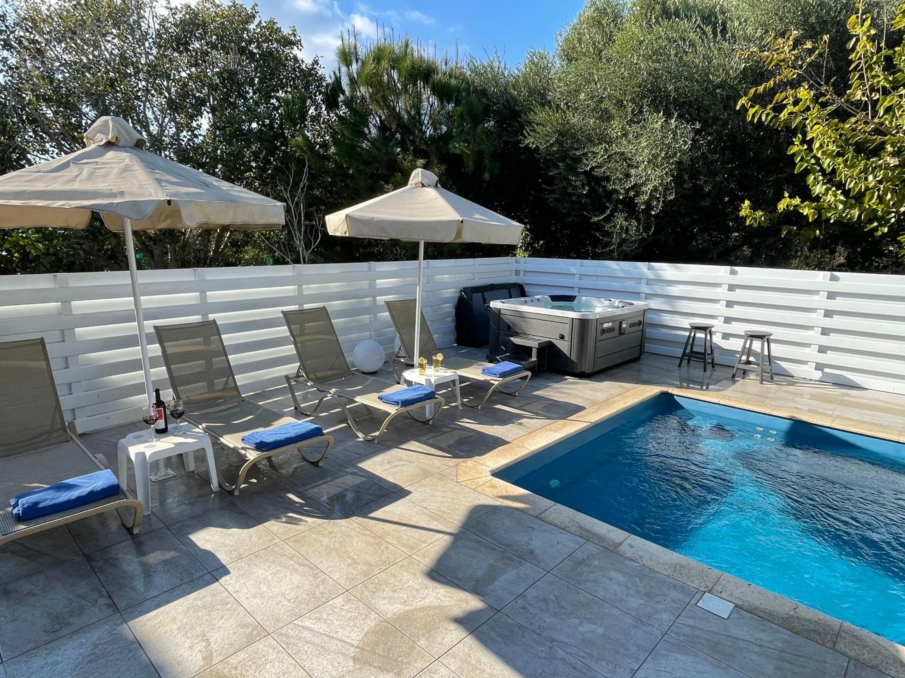 Konnos Hight Villa view 4