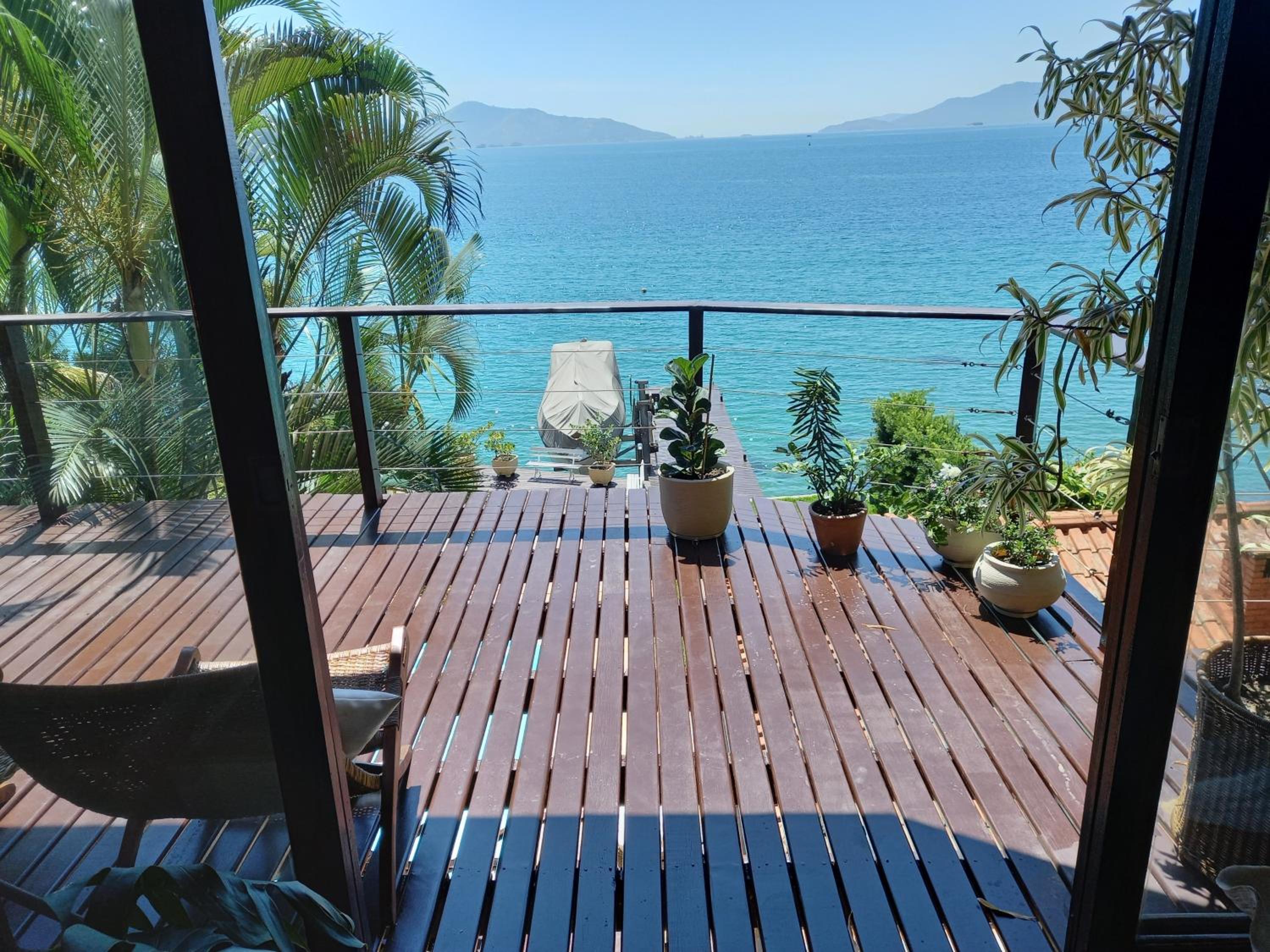 CASA MARAVILHOSA à BEIRA MAR EM ANGRA DOS REIS