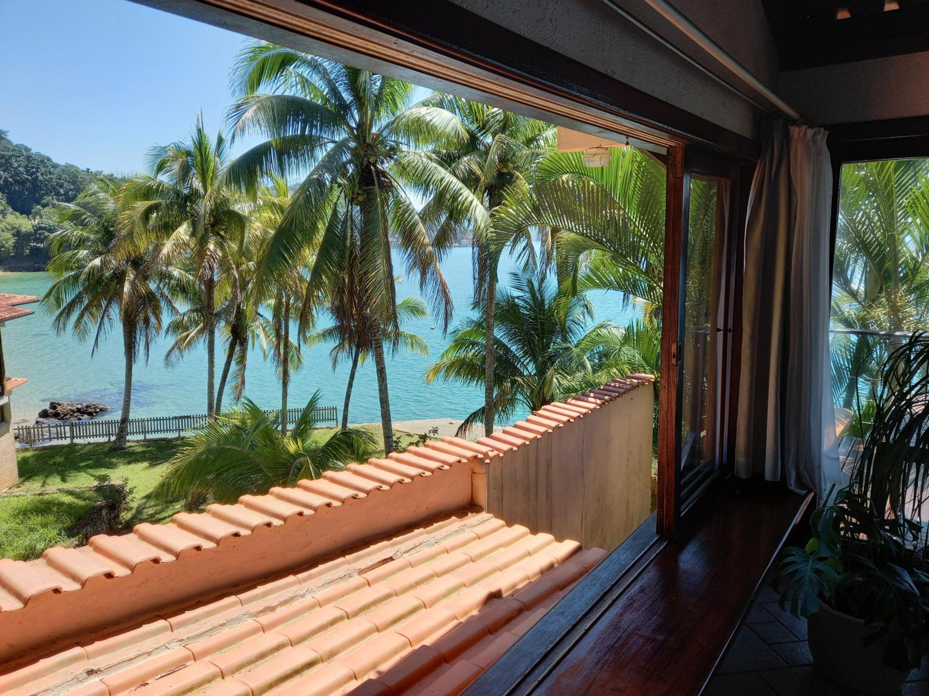 CASA MARAVILHOSA à BEIRA MAR EM ANGRA DOS REIS