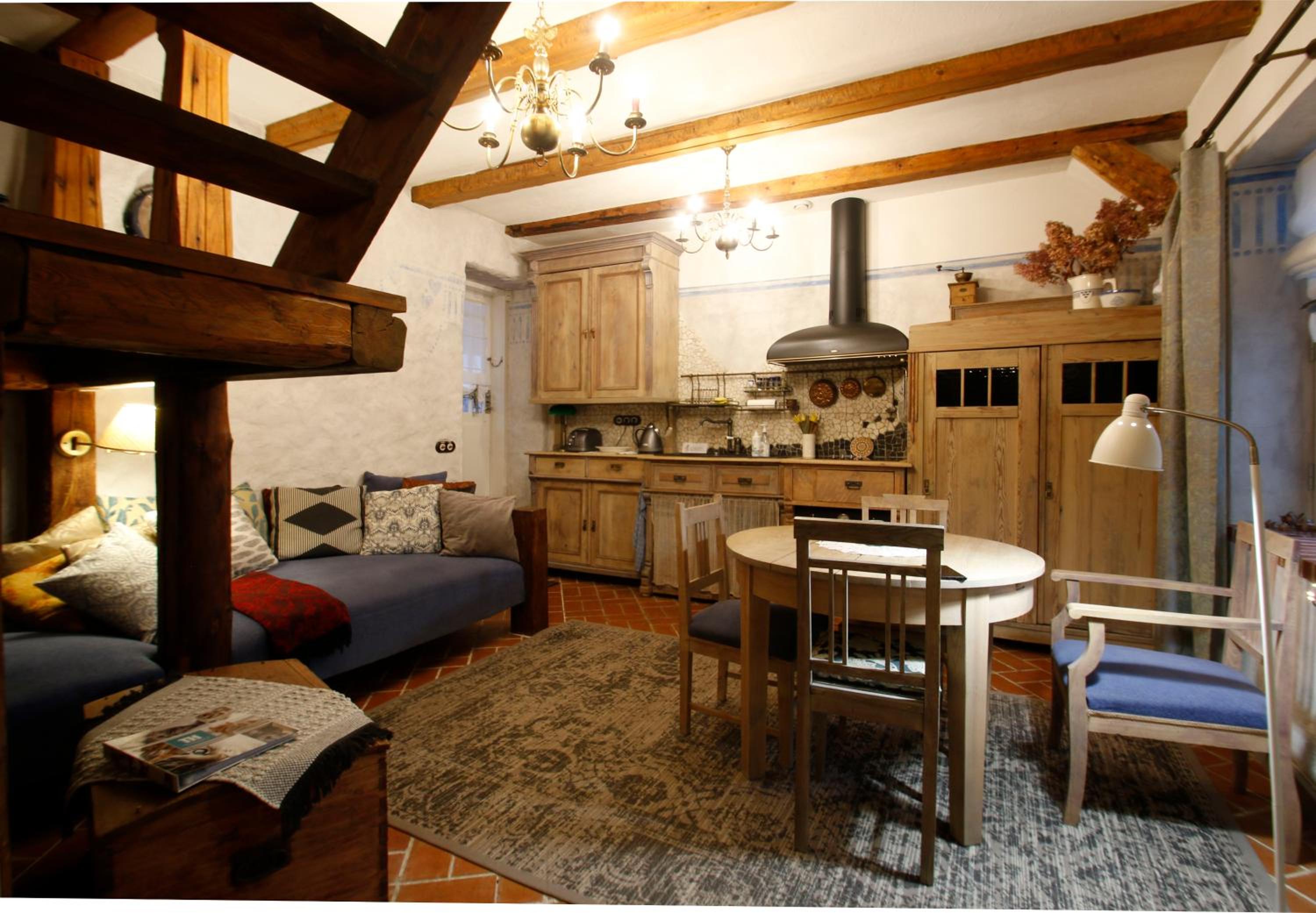 Bohemian Hideout, Old Town, Tartu Home view 5
