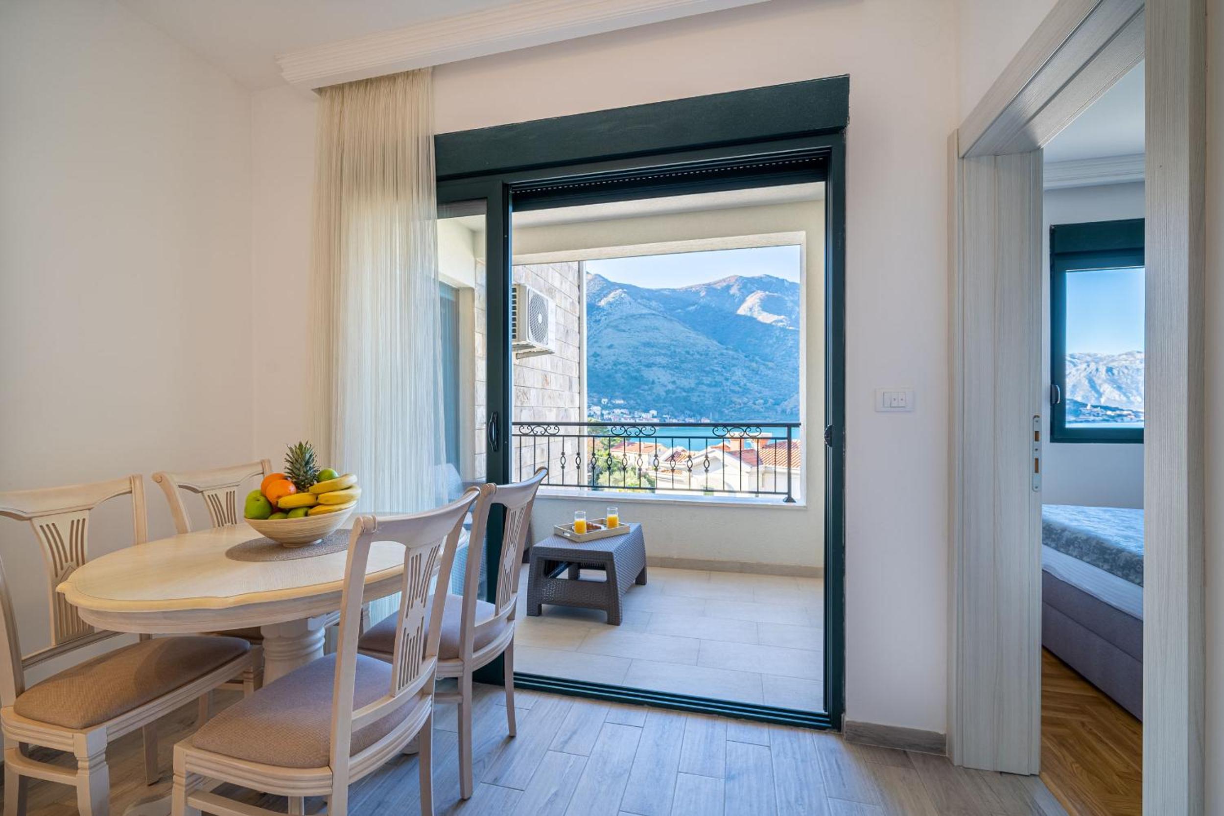 Boka View Luxury Suite - With free Garage Parking view 3