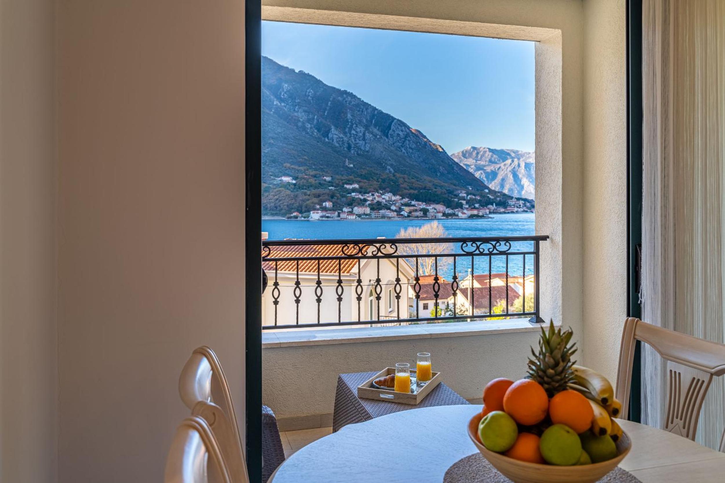 Boka View Luxury Suite - With free Garage Parking view 2