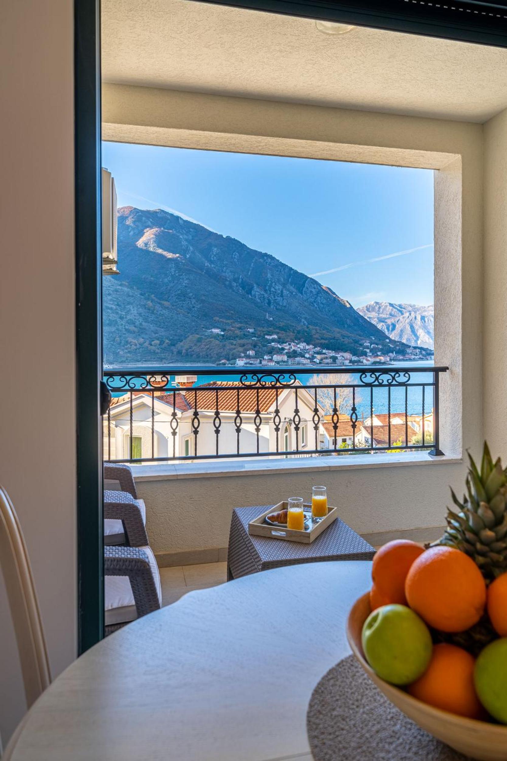 Boka View Luxury Suite - With free Garage Parking view 5