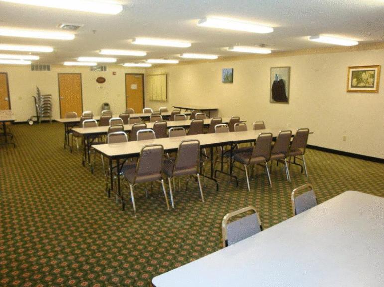 Syracuse Inn and Suites - Property Image 5