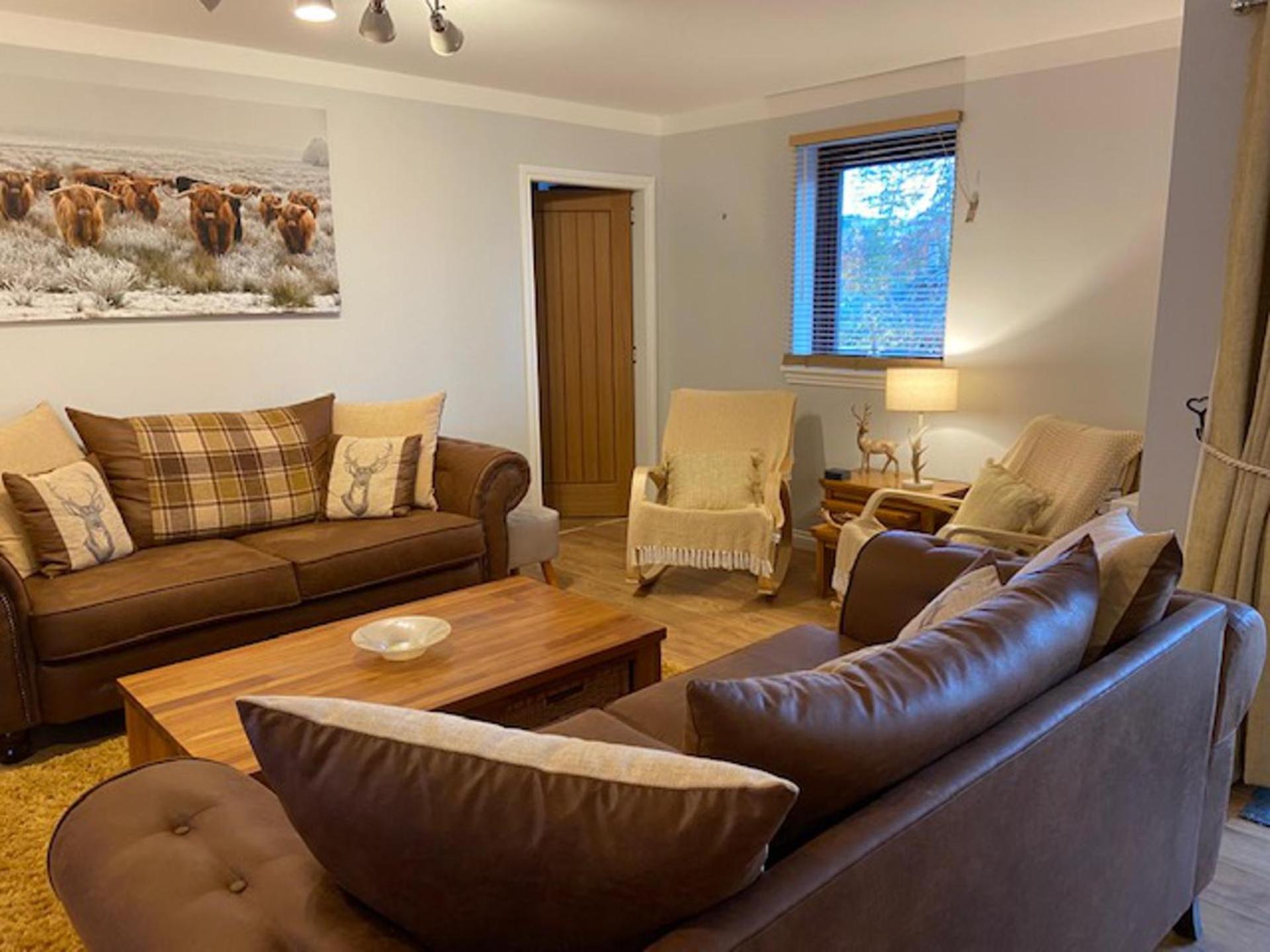 Blairgowrie Luxury 3 Bed Lodge with Hot Tub view 4