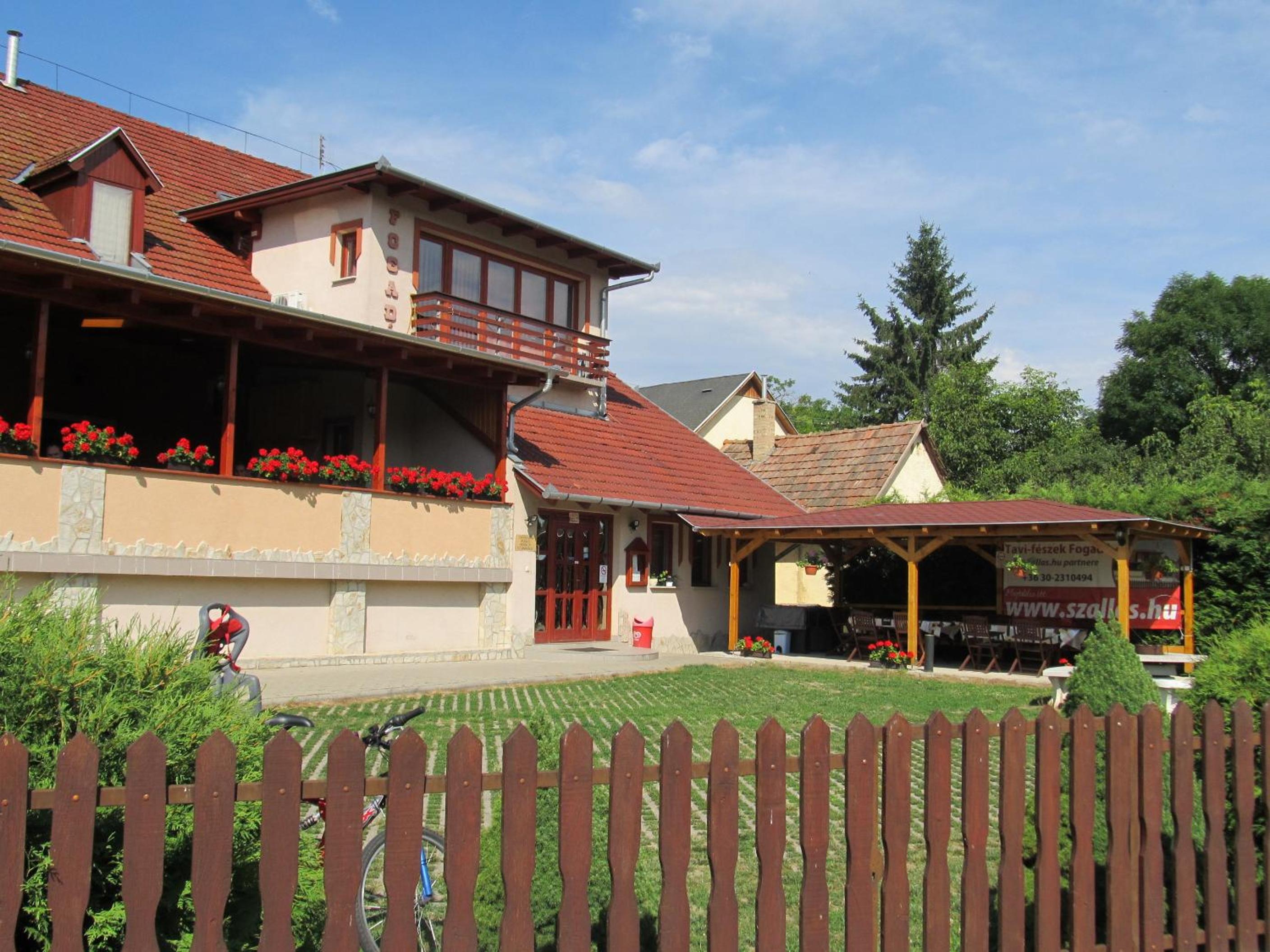 Photo 16