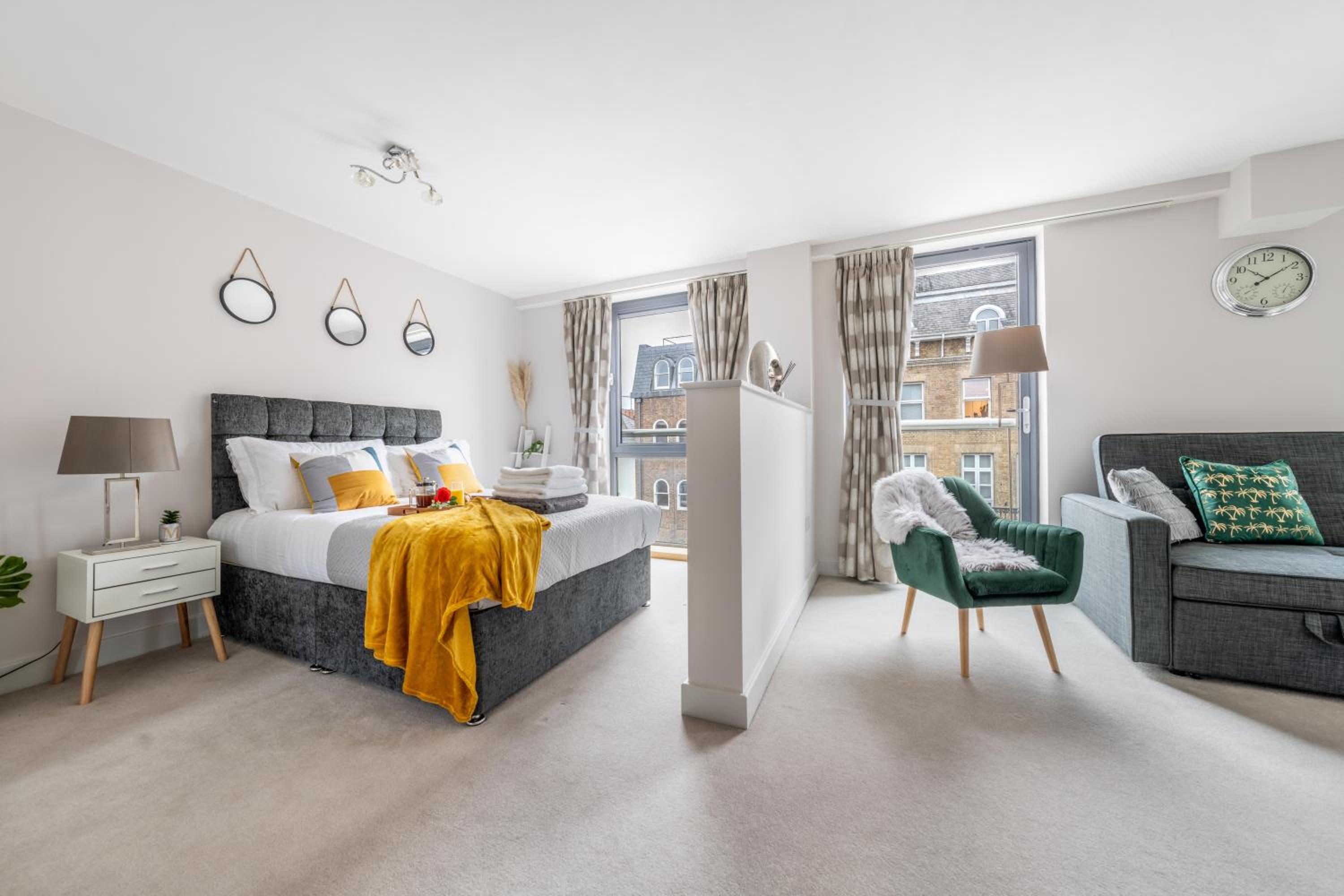 Windsor Luxury Studio Apartment view 2