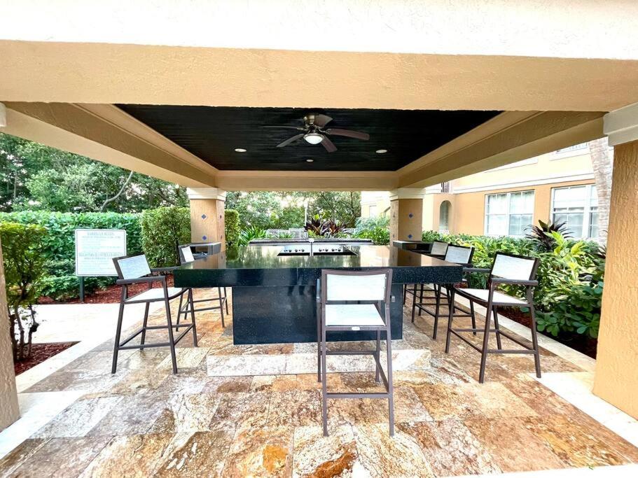 Yacht Club Miami Suite 2 Bedroom and 2 Bathroom With Baby Crib & Free Parking