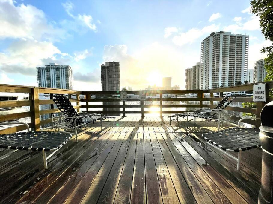 Yacht Club Miami Suite 2 Bedroom and 2 Bathroom With Baby Crib & Free Parking